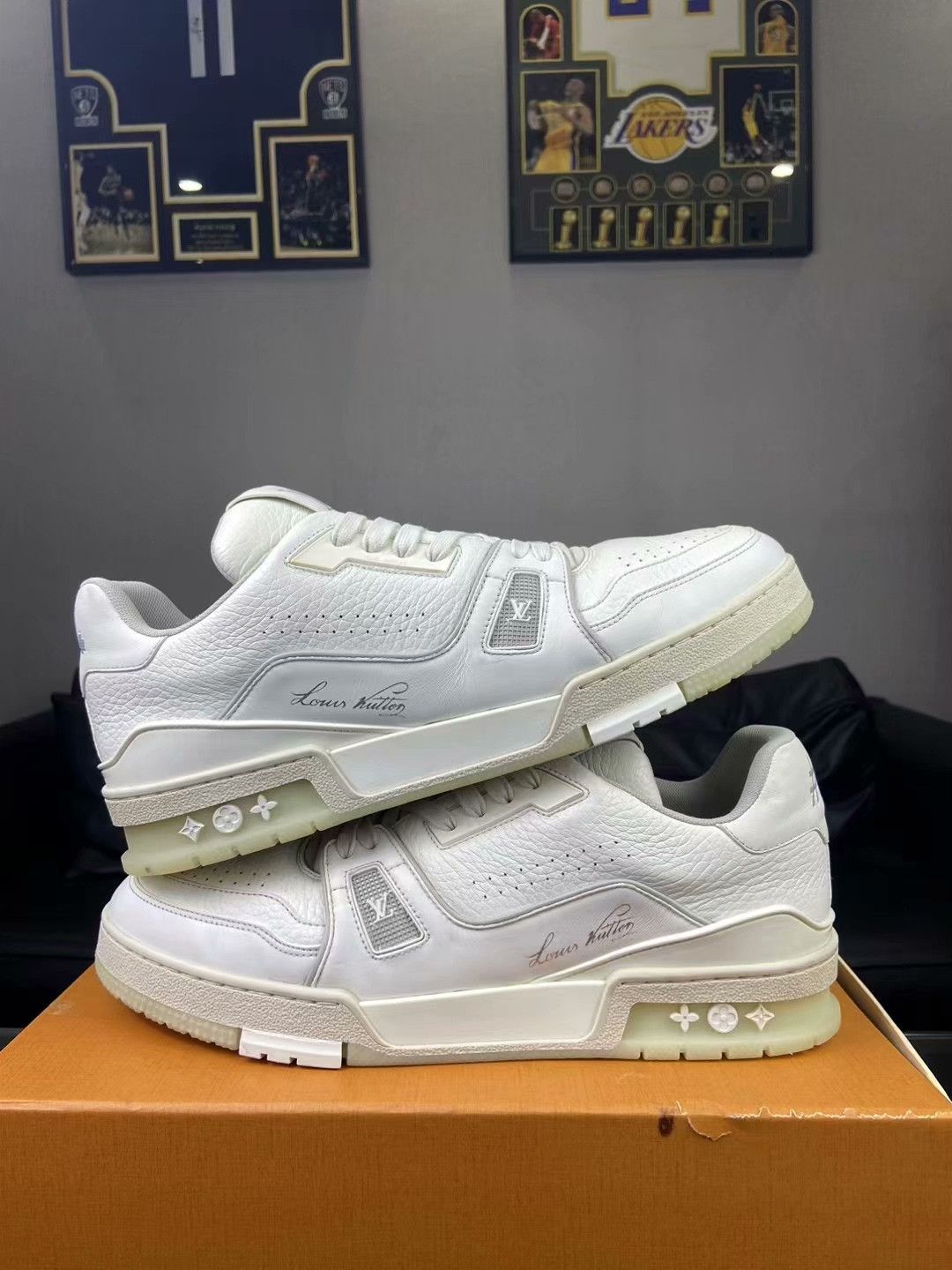 Louis Vuitton Louis Vuitton Training White Lowtop Sneakers 10 Men Size US 10 / EU 43 - 7 Thumbnail