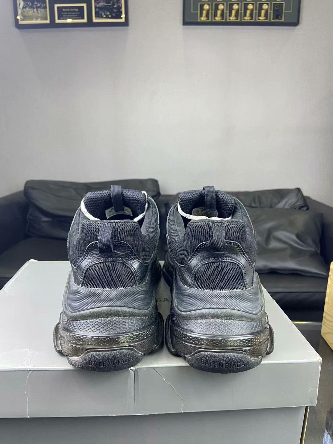 Balenciaga Balenciaga Distressed Black Lowtop Sneakers 10 Men Size US 10 / EU 43 - 4 Thumbnail
