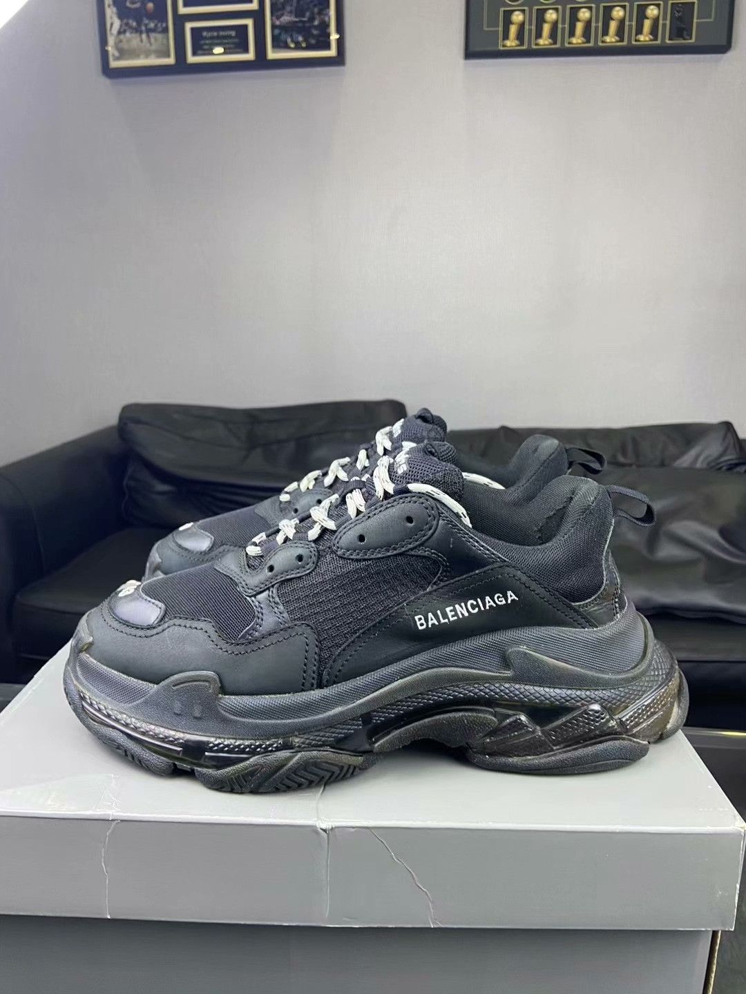 Balenciaga Balenciaga Distressed Black Lowtop Sneakers 10 Men Size US 10 / EU 43 - 3 Thumbnail