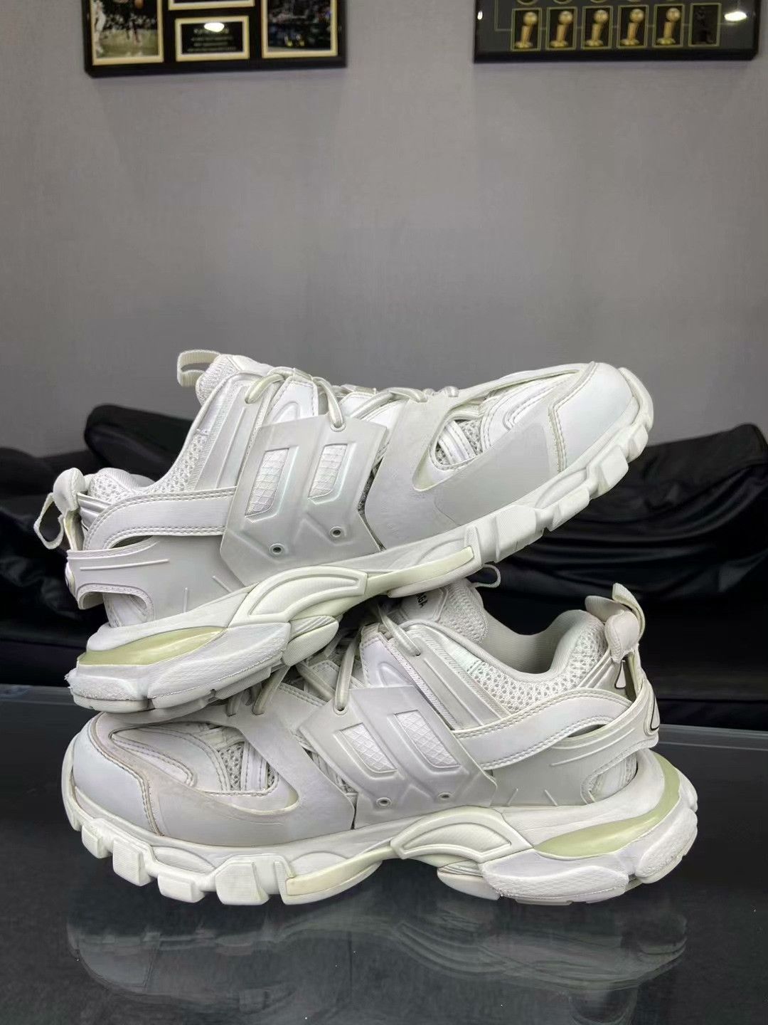 Balenciaga Balenciaga White Lowtop Sneakers us_10 Women Size US 10 / IT 40 - 7 Thumbnail