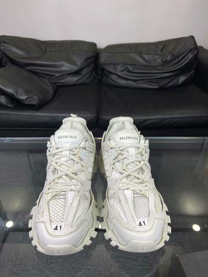 Balenciaga Balenciaga White Lowtop Sneakers us_10 Women Size US 10 / IT 40 - 2 Thumbnail
