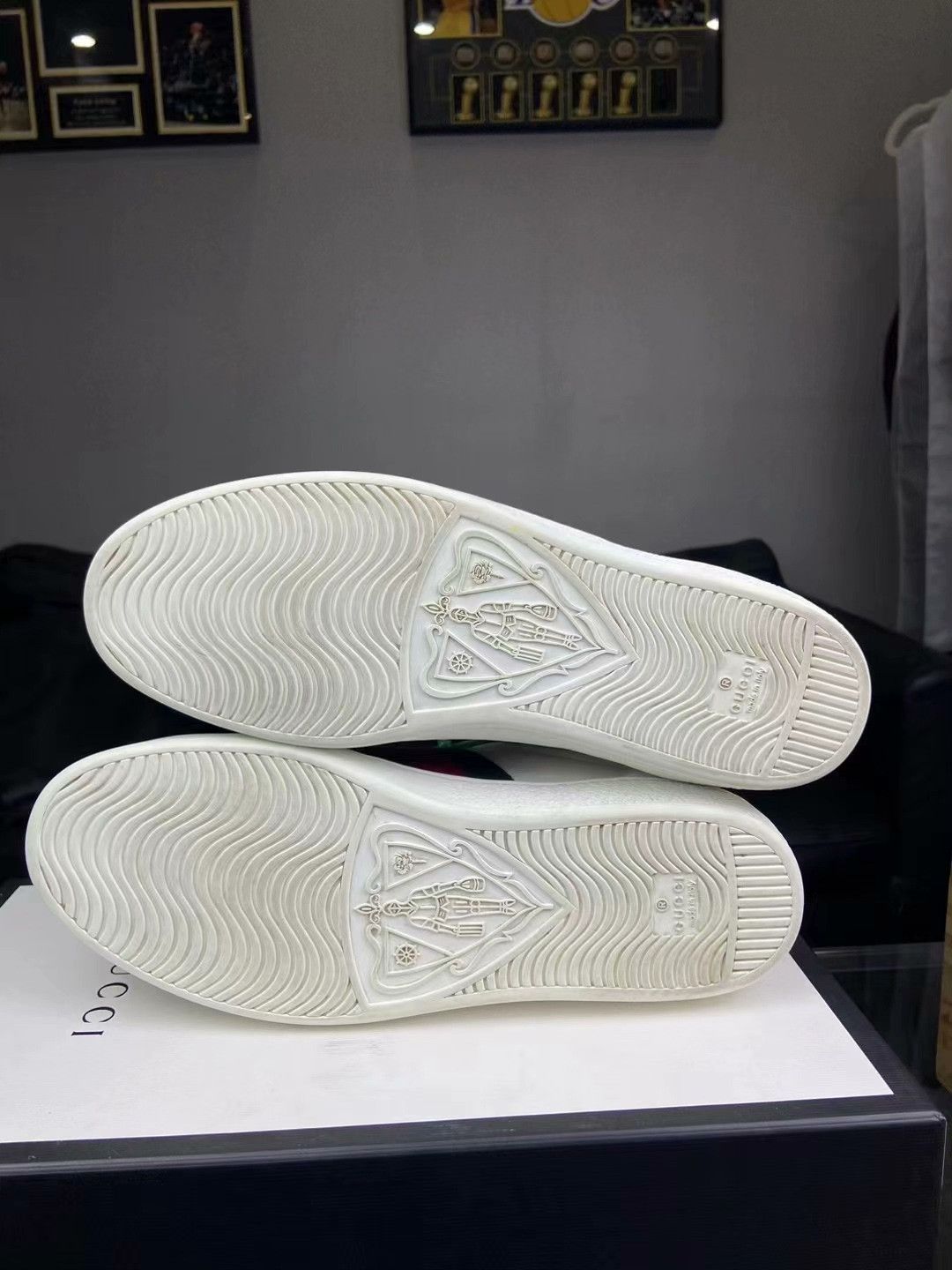 Gucci Gucci Embroidered White Lowtop Sneakers 9 Men Size US 9 / EU 42 - 5 Thumbnail