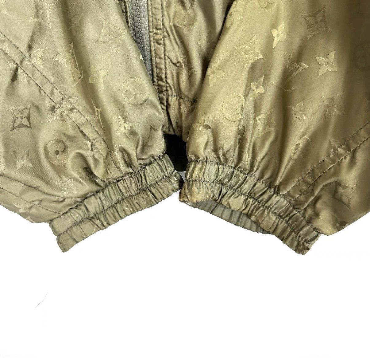 Louis Vuitton Green Hooded Light Jacket with Pattern - Size M Size US M / EU 48-50 / 2 - 6 Thumbnail