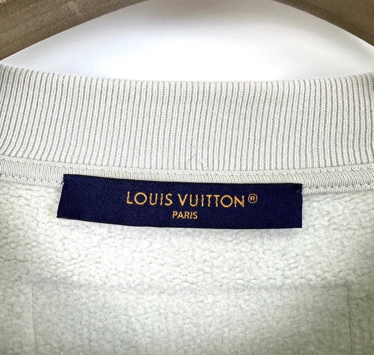 Louis Vuitton Gray Eye Graphic Sweatshirt, Size L Size US L / EU 52-54 / 3 - 4 Thumbnail