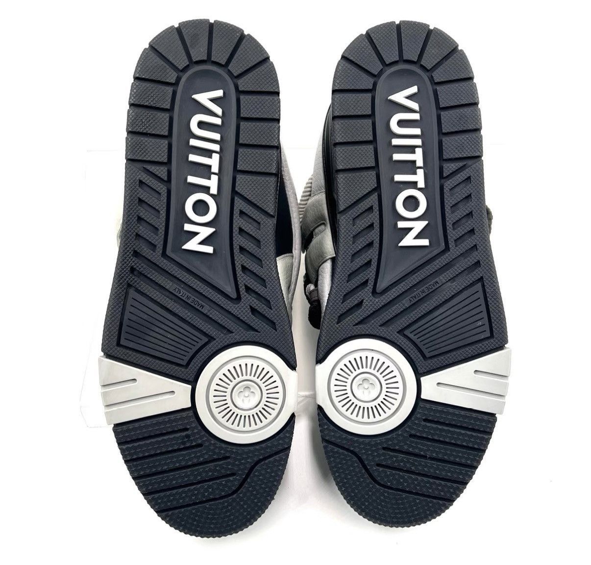 Louis Vuitton Gray High-Top Sneakers with Contrast Laces Size US 7 / EU 40 - 8 Thumbnail