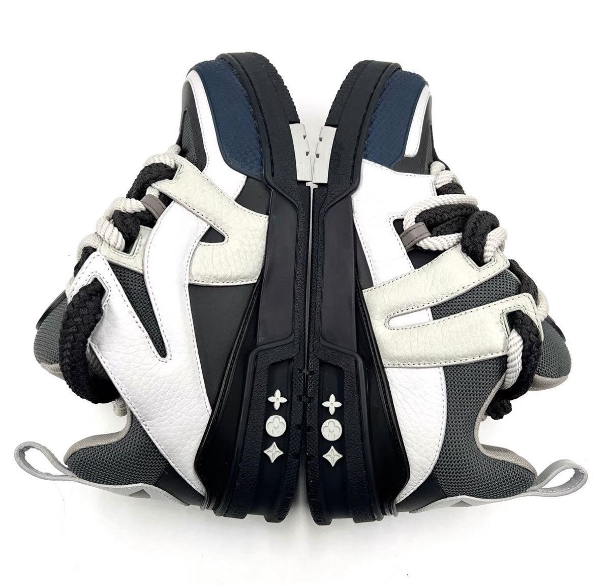 Louis Vuitton Gray High-Top Sneakers with Contrast Laces Size US 7 / EU 40 - 5 Thumbnail
