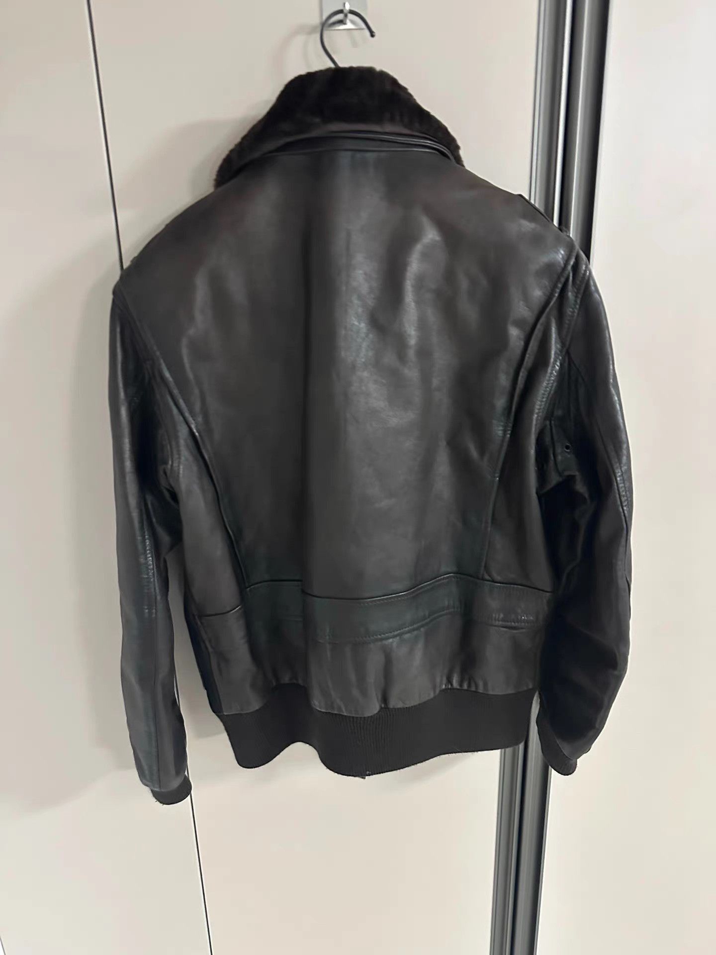 Moschino Black Leather Jacket with Fur Collar Size M Size US M / EU 48-50 / 2 - 2 Thumbnail