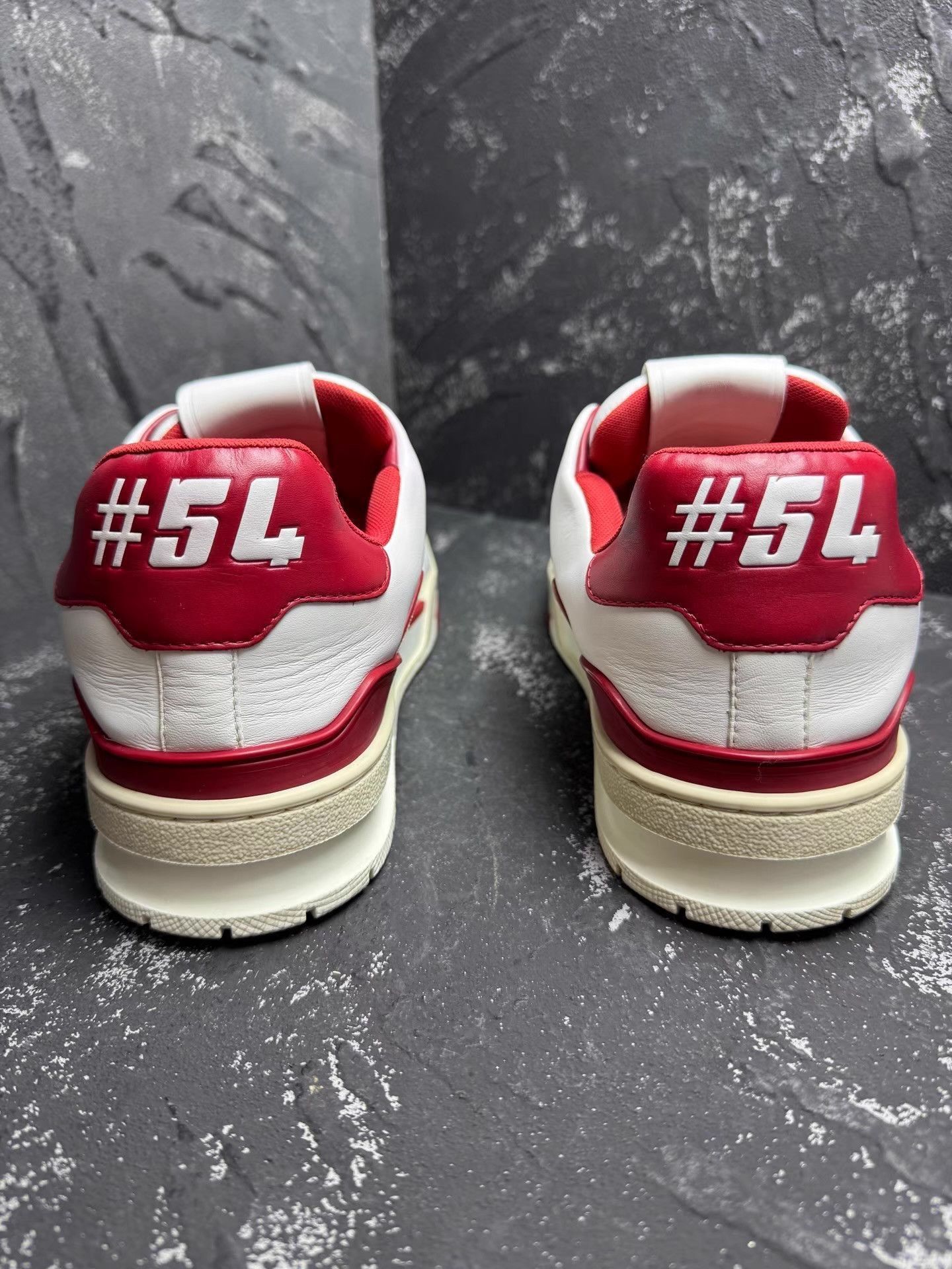 Louis Vuitton White Low-Top Sneakers with Red Accents Size US 9 / EU 42 - 7 Thumbnail