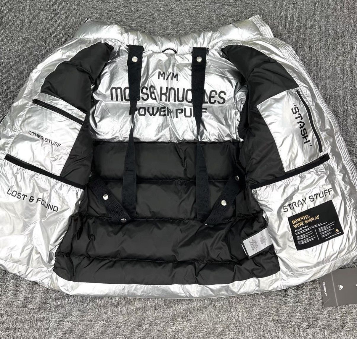 Moose Knuckles Silver Puffer Jacket - Size M Size US M / EU 48-50 / 2 - 6 Thumbnail