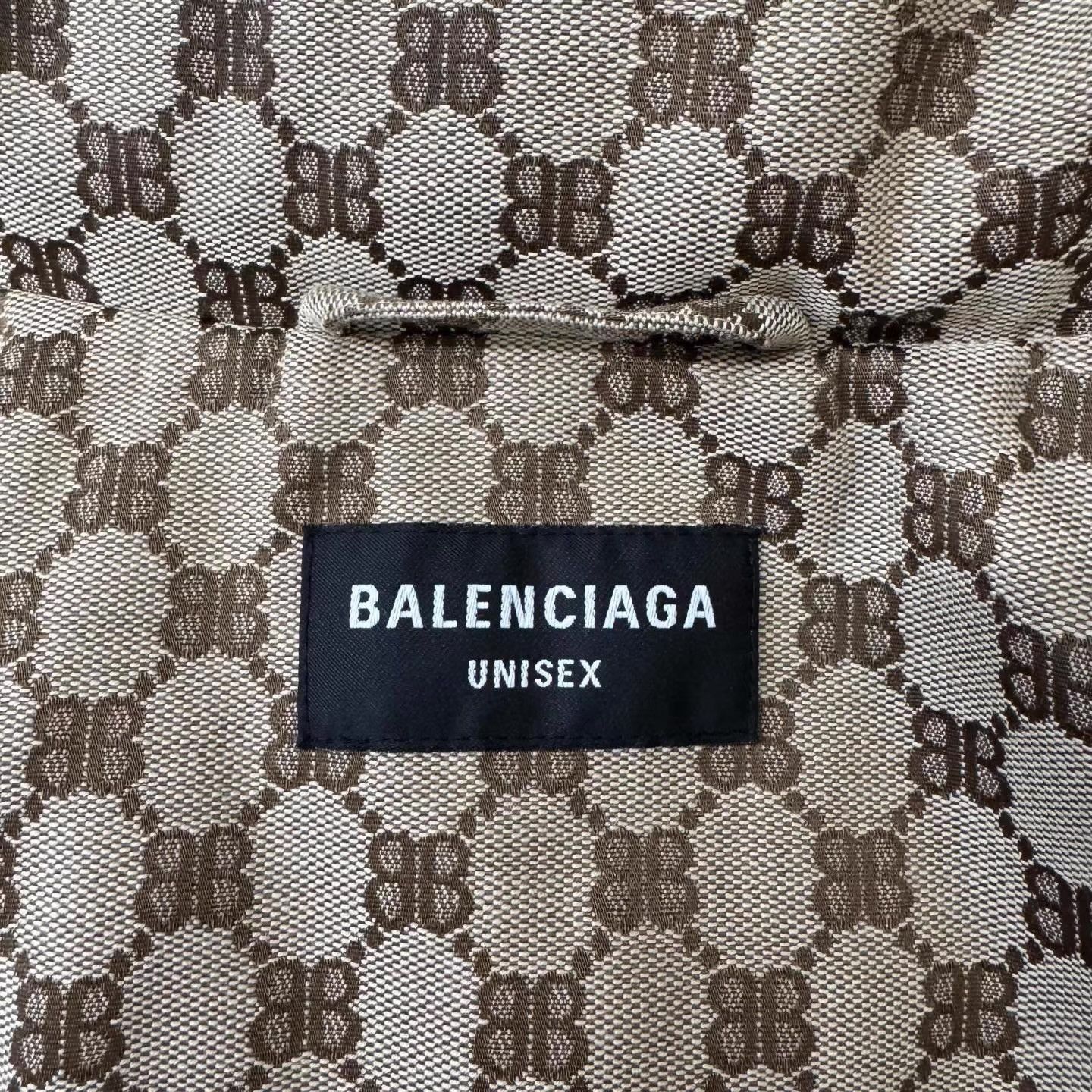 Balenciaga Brown Patterned Puffer Vest Size L Size US L / EU 52-54 / 3 - 4 Thumbnail