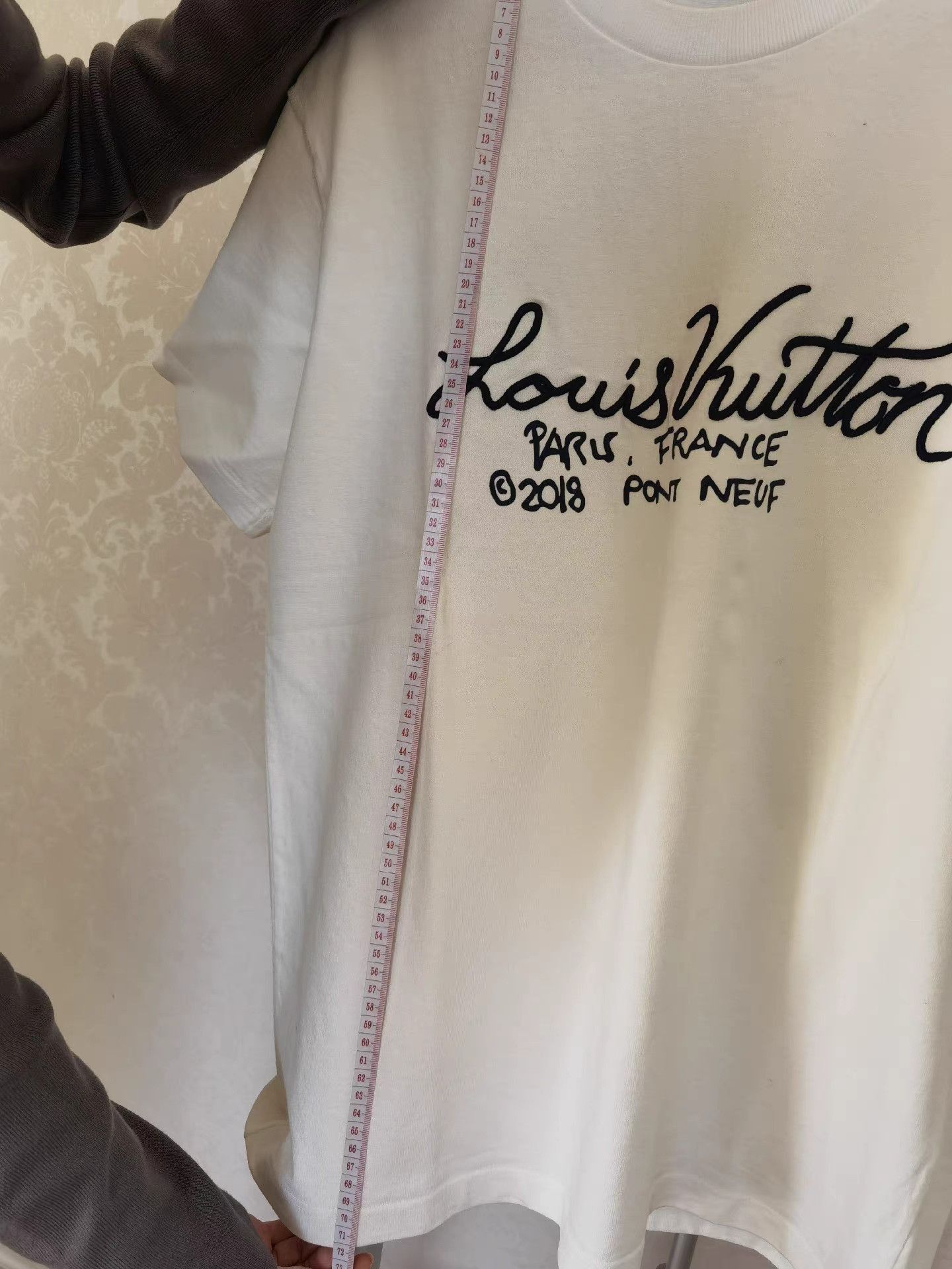 Louis Vuitton White Short-Sleeve Graphic T-Shirt Size US L / EU 52-54 / 3 - 6 Thumbnail