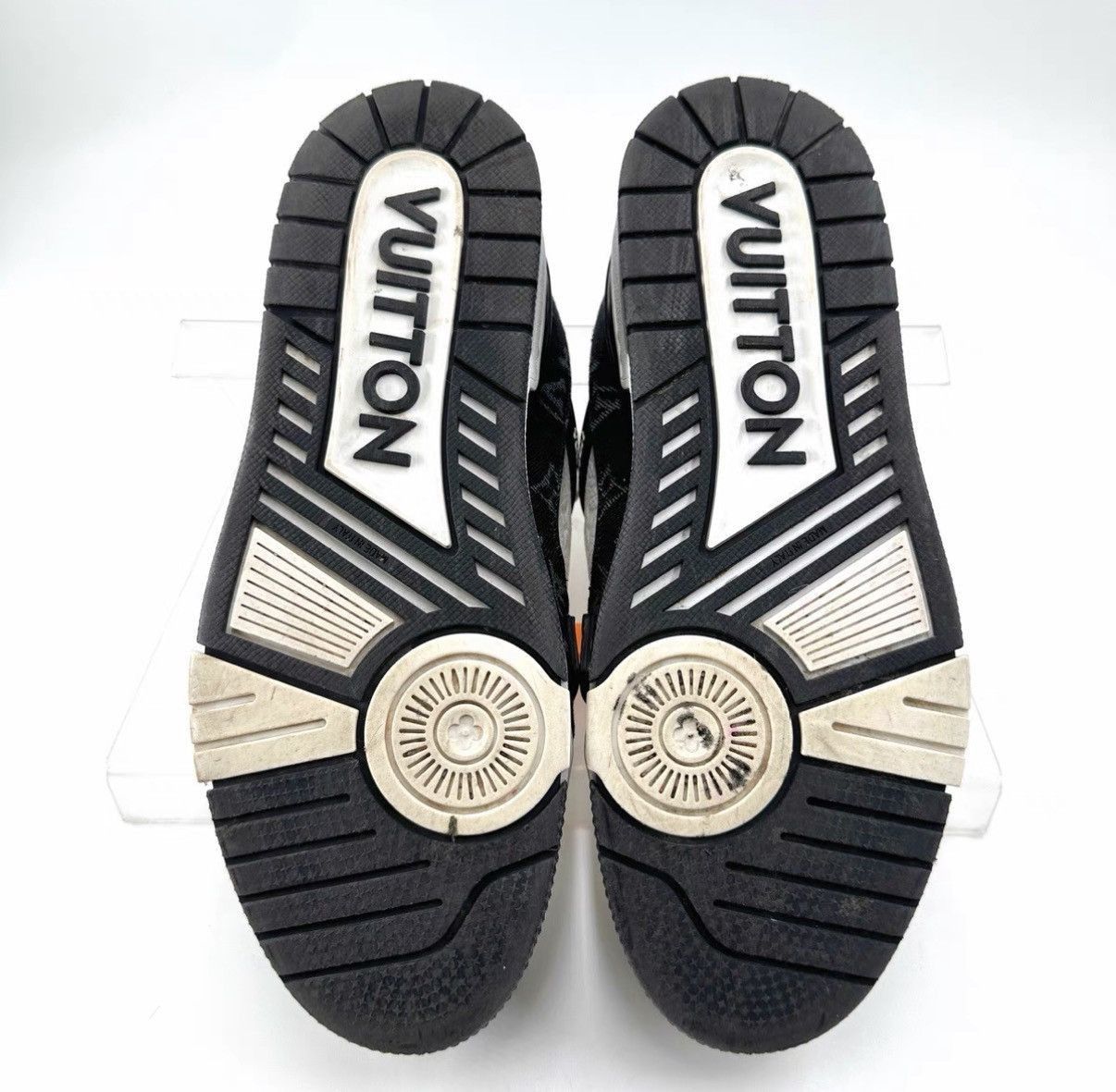 Louis Vuitton Black Low-Top Sneakers Size 8 Size US 8 / EU 41 - 3 Thumbnail