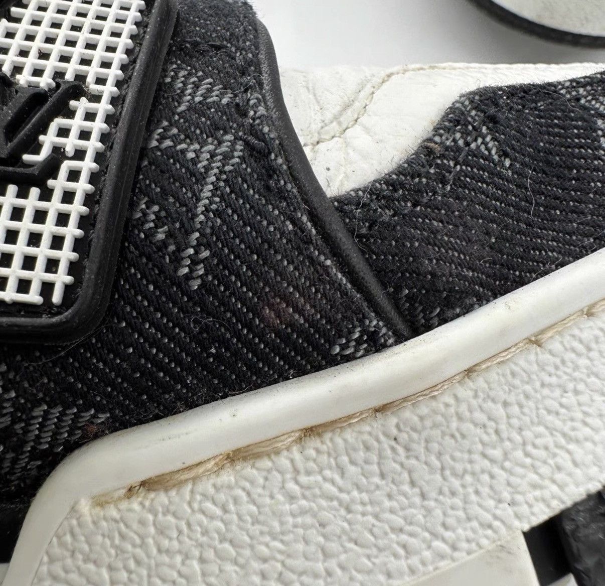 Louis Vuitton Black Low-Top Sneakers Size 8 Size US 8 / EU 41 - 7 Thumbnail
