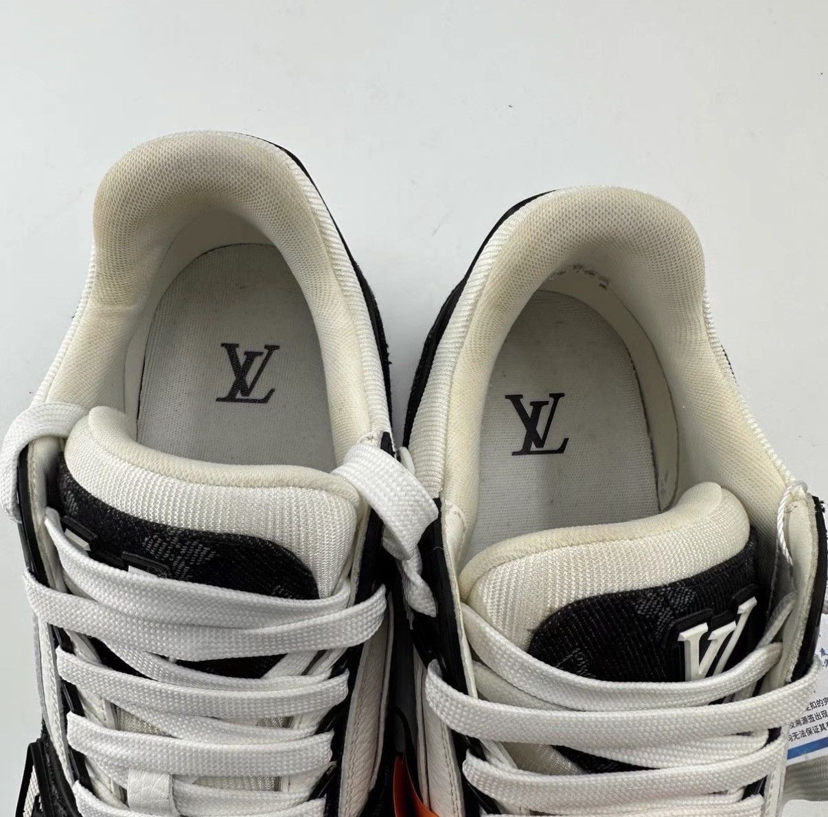 Louis Vuitton Black Low-Top Sneakers Size 8 Size US 8 / EU 41 - 8 Thumbnail