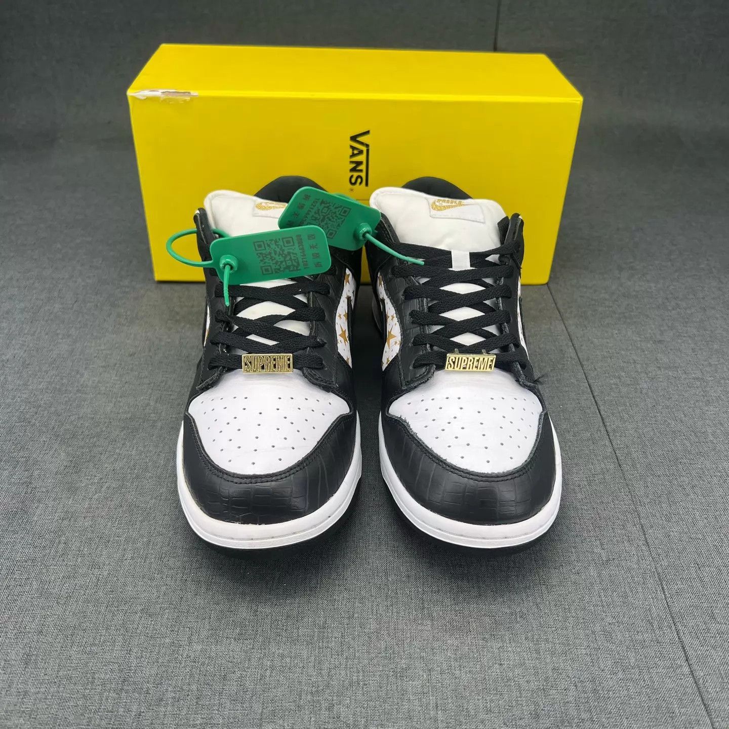 Supreme Multi-Color Low-Top Sneakers with Star Design Size US 11 / EU 44 - 7 Thumbnail