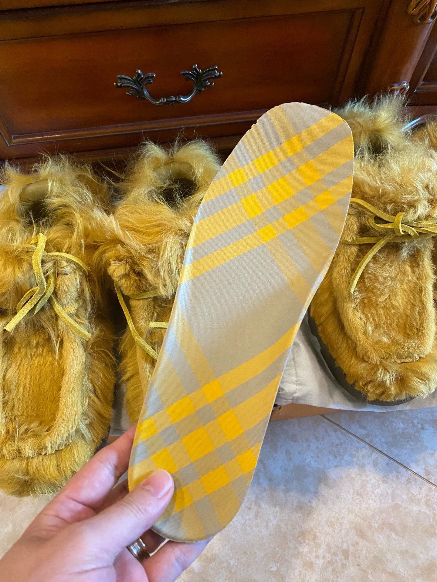 Burberry Yellow Furry Laced Slip-On Shoes Size 8 Size US 8 / EU 41 - 7 Thumbnail