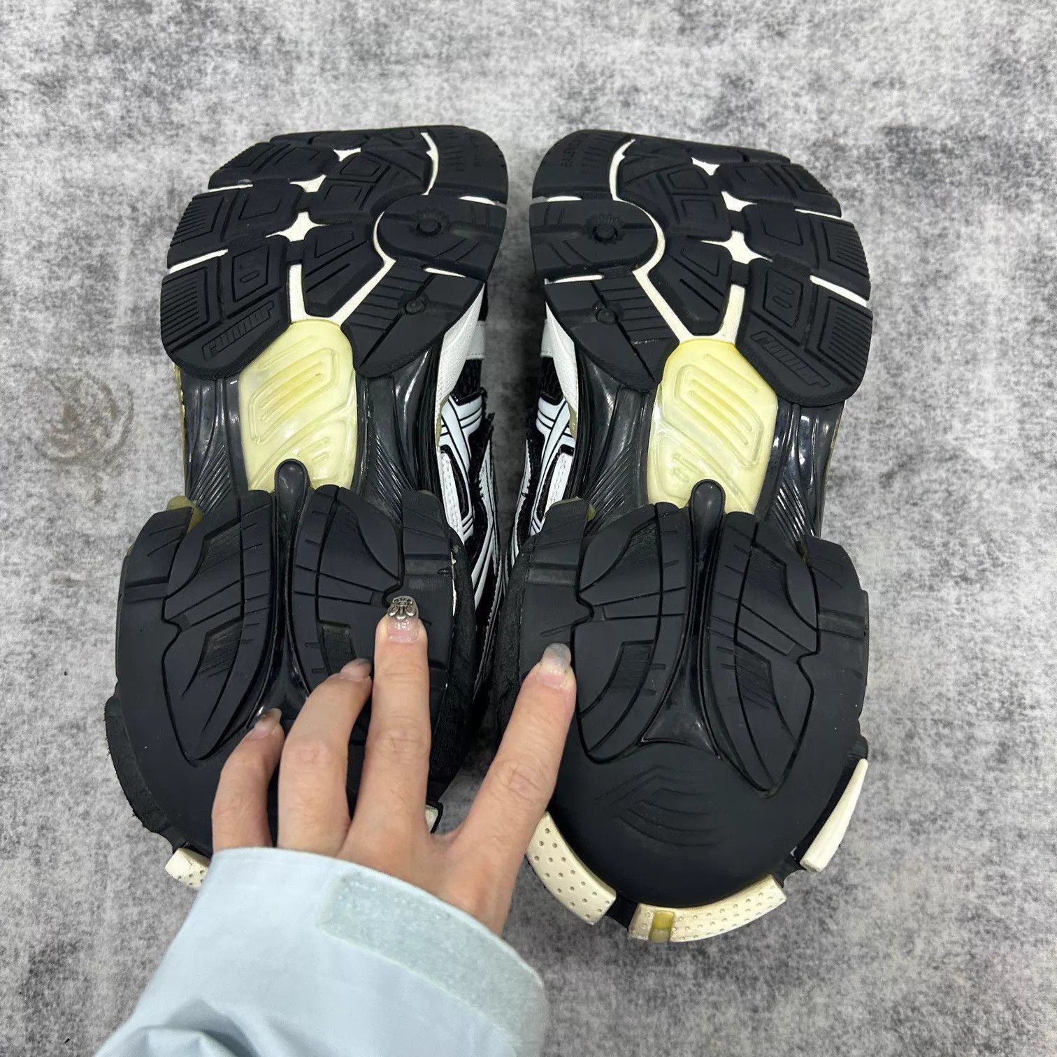 Balenciaga Multi-Color Low-Top Sneakers Size 9 Size US 9 / EU 42 - 6 Thumbnail