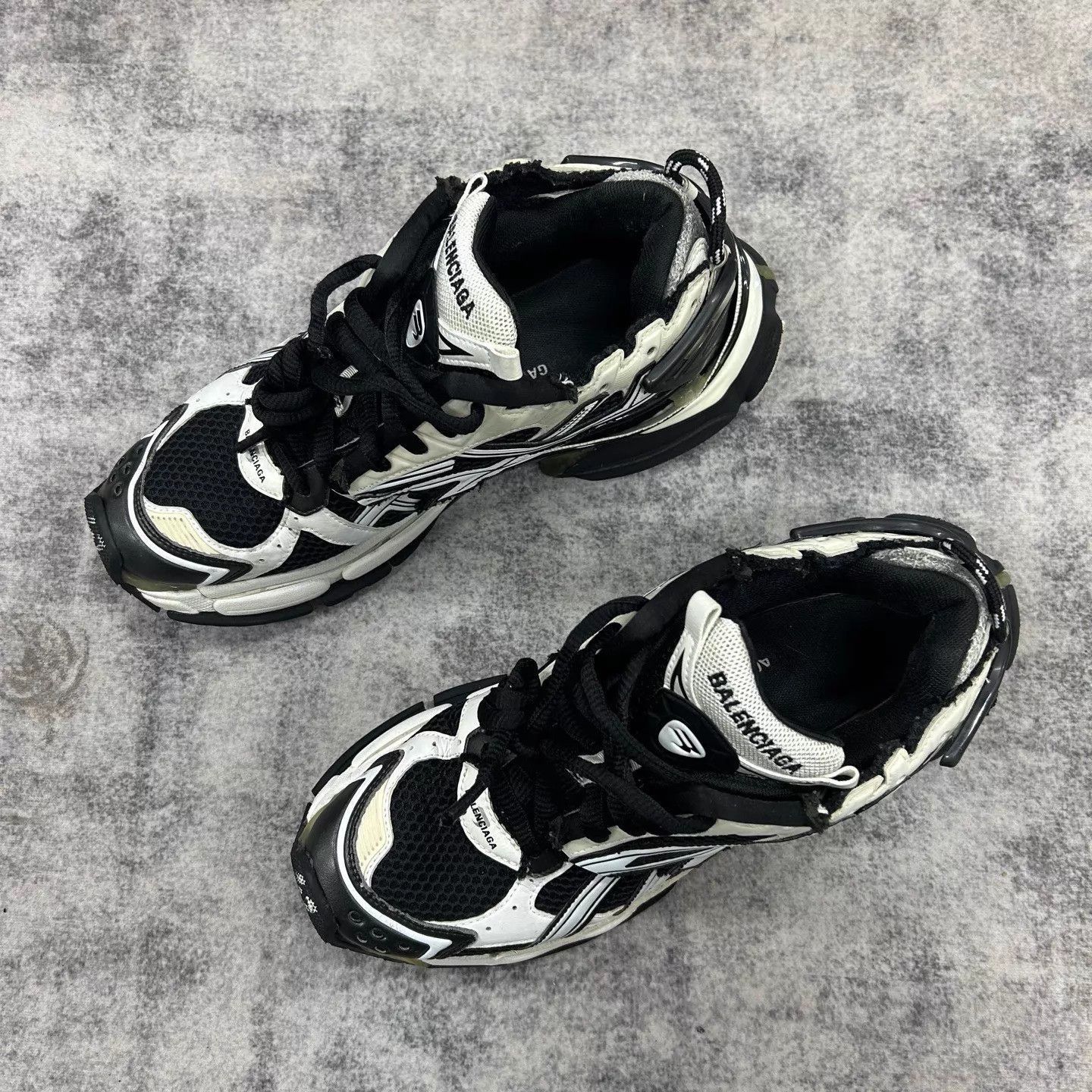Balenciaga Multi-Color Low-Top Sneakers Size 9 Size US 9 / EU 42 - 2 Thumbnail