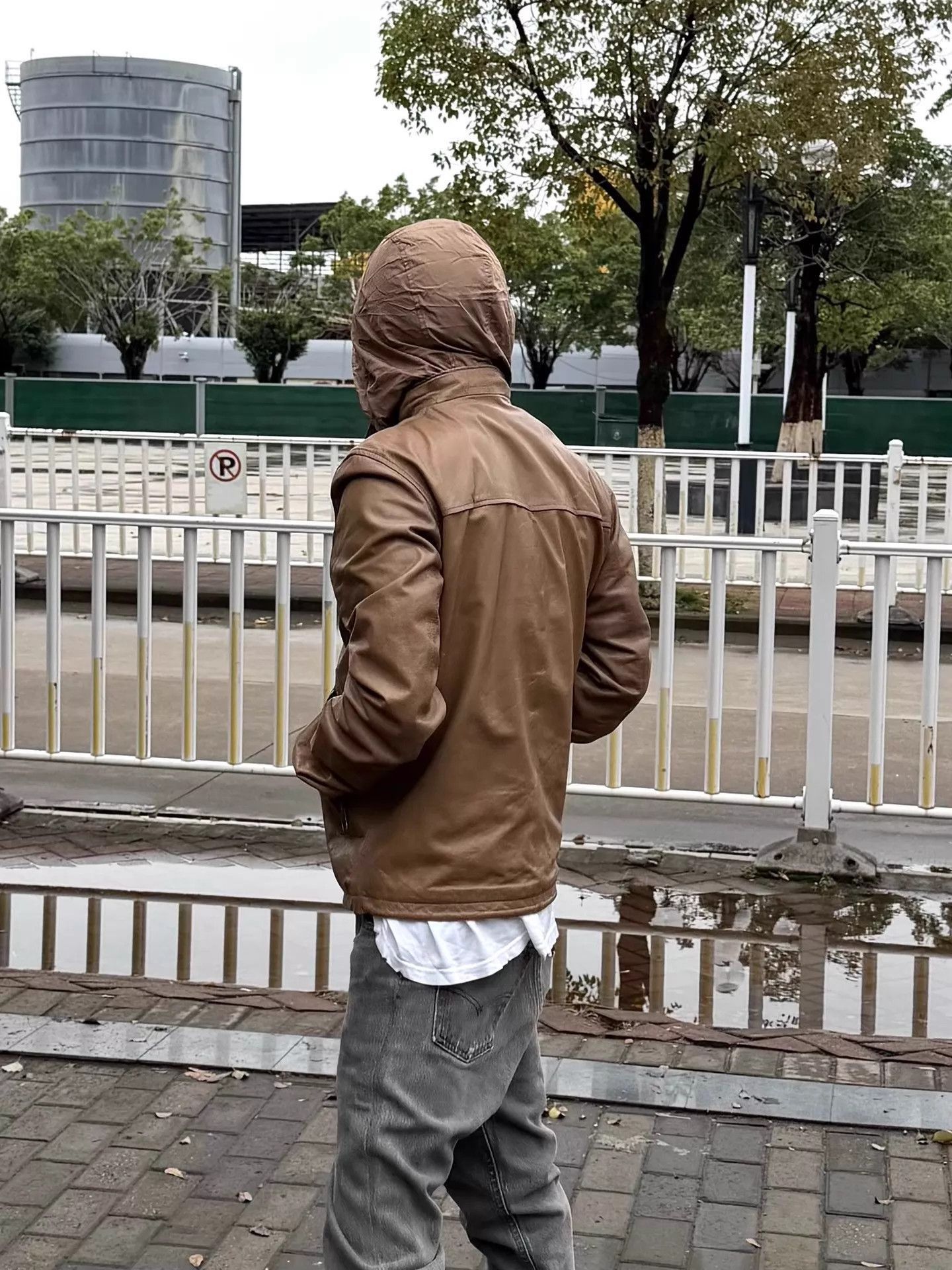 Valentino Beige Leather Jacket with Removable Hood Size US M / EU 48-50 / 2 - 3 Thumbnail