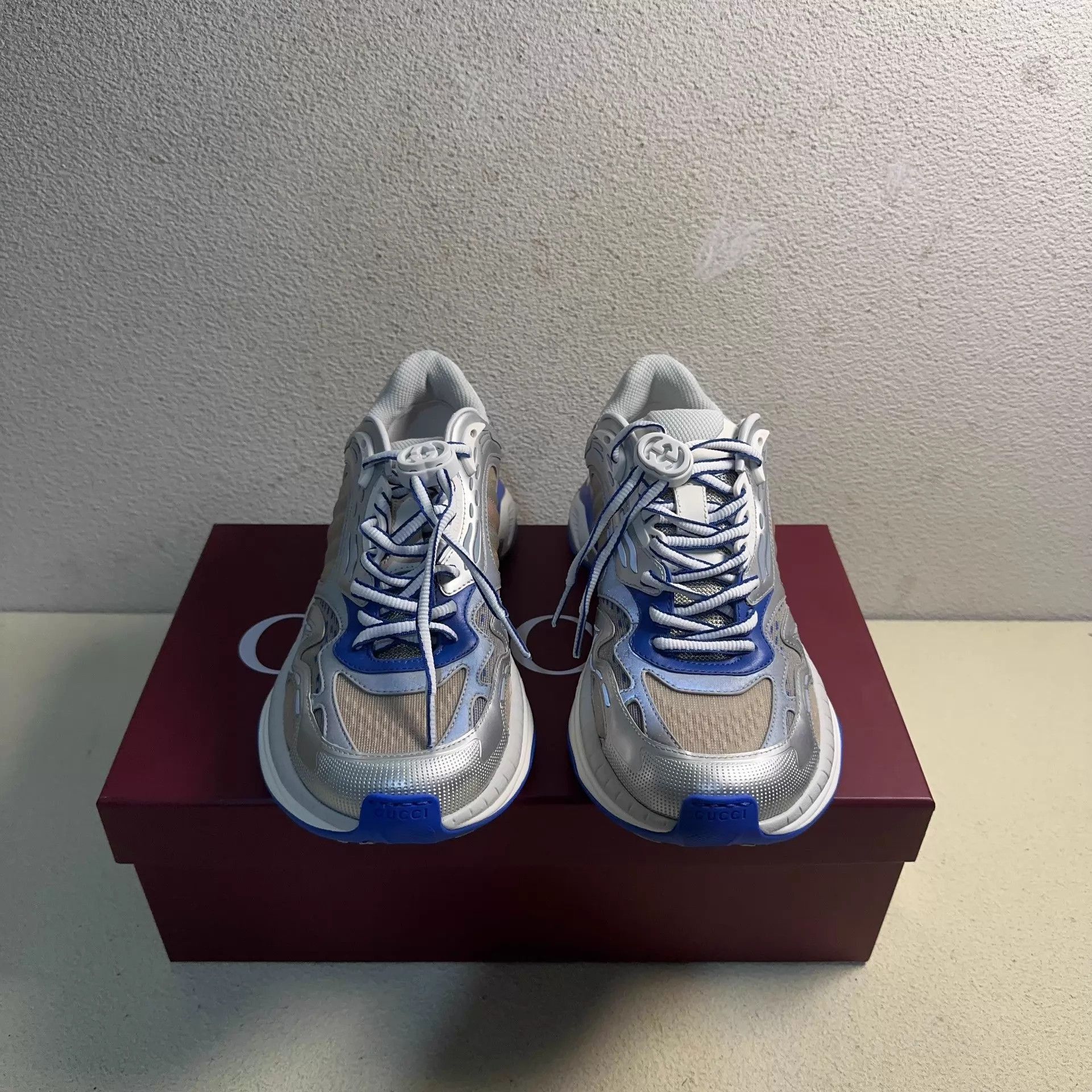 Gucci Blue Low-Top Sneakers Size 6.5 Size US 6.5 / EU 39-40 - 2 Thumbnail