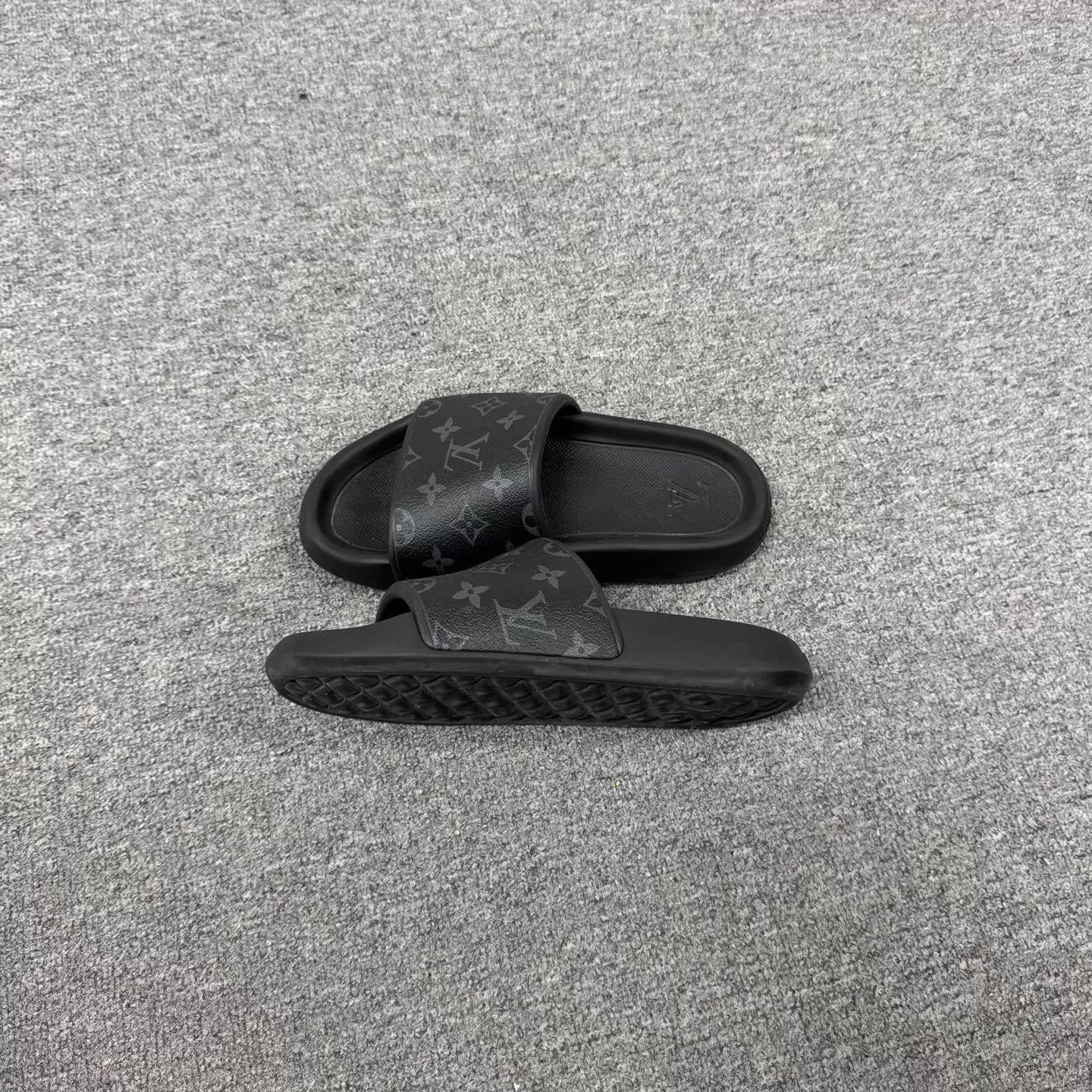 Louis Vuitton Black Slide Sandals Size 6 Size US 6 / EU 39 - 2 Thumbnail