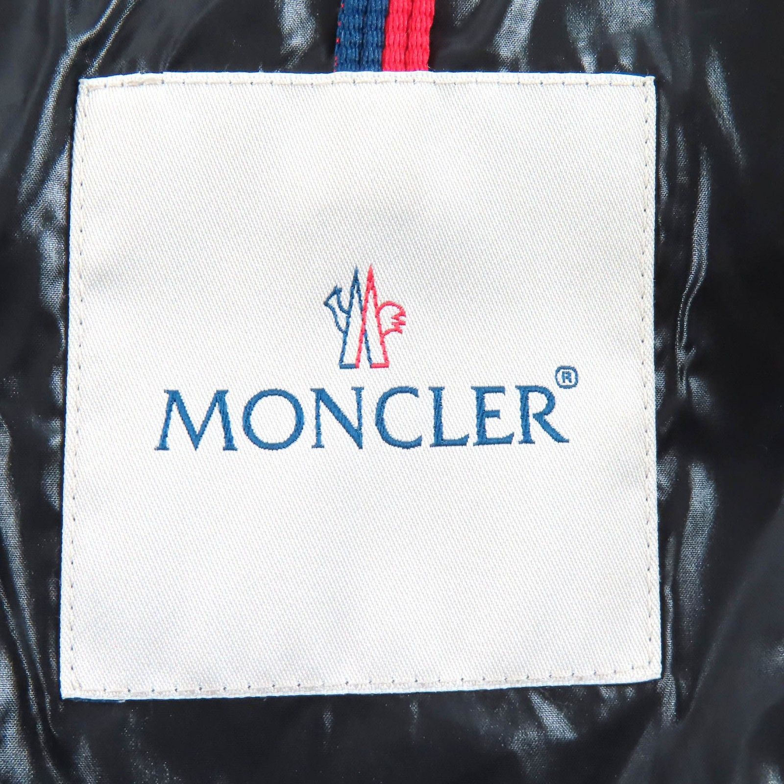 Moncler Moncler Moncler Joux Down Jacket Textile Outerwear A20934636705 DUTY FREE for USA Size ONE SIZE - 8 Thumbnail