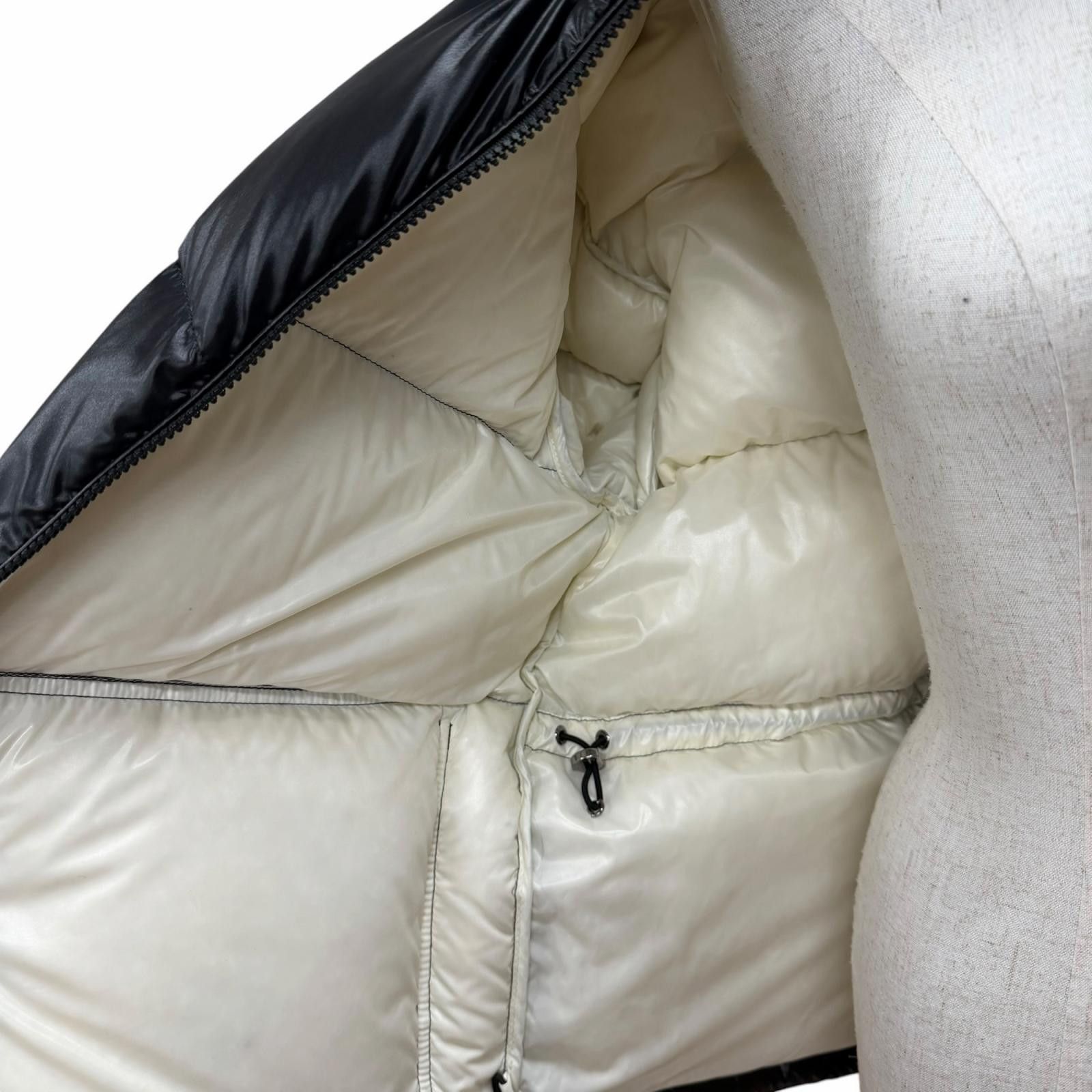 Moncler Moncler Moncler Abbaye Nylon Down Jacket Textile Outerwear DUTY FREE for USA Size ONE SIZE - 5 Thumbnail