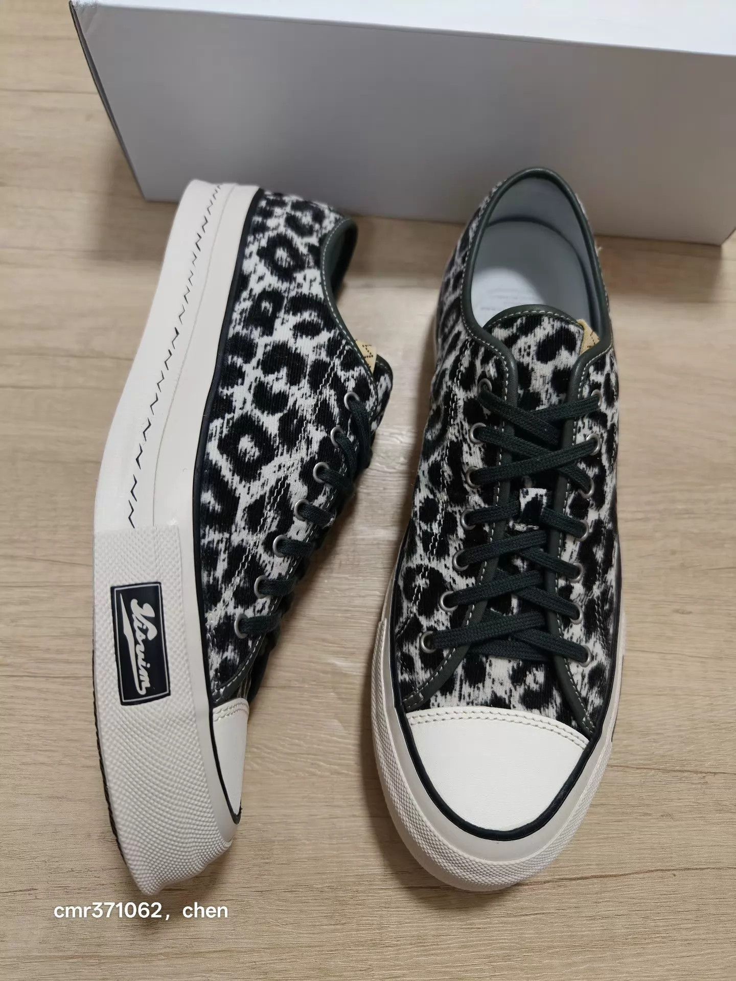 Visvim Gray Low-Top Sneakers with Animal Print Size 11 Size US 11 / EU 44 - 2 Thumbnail