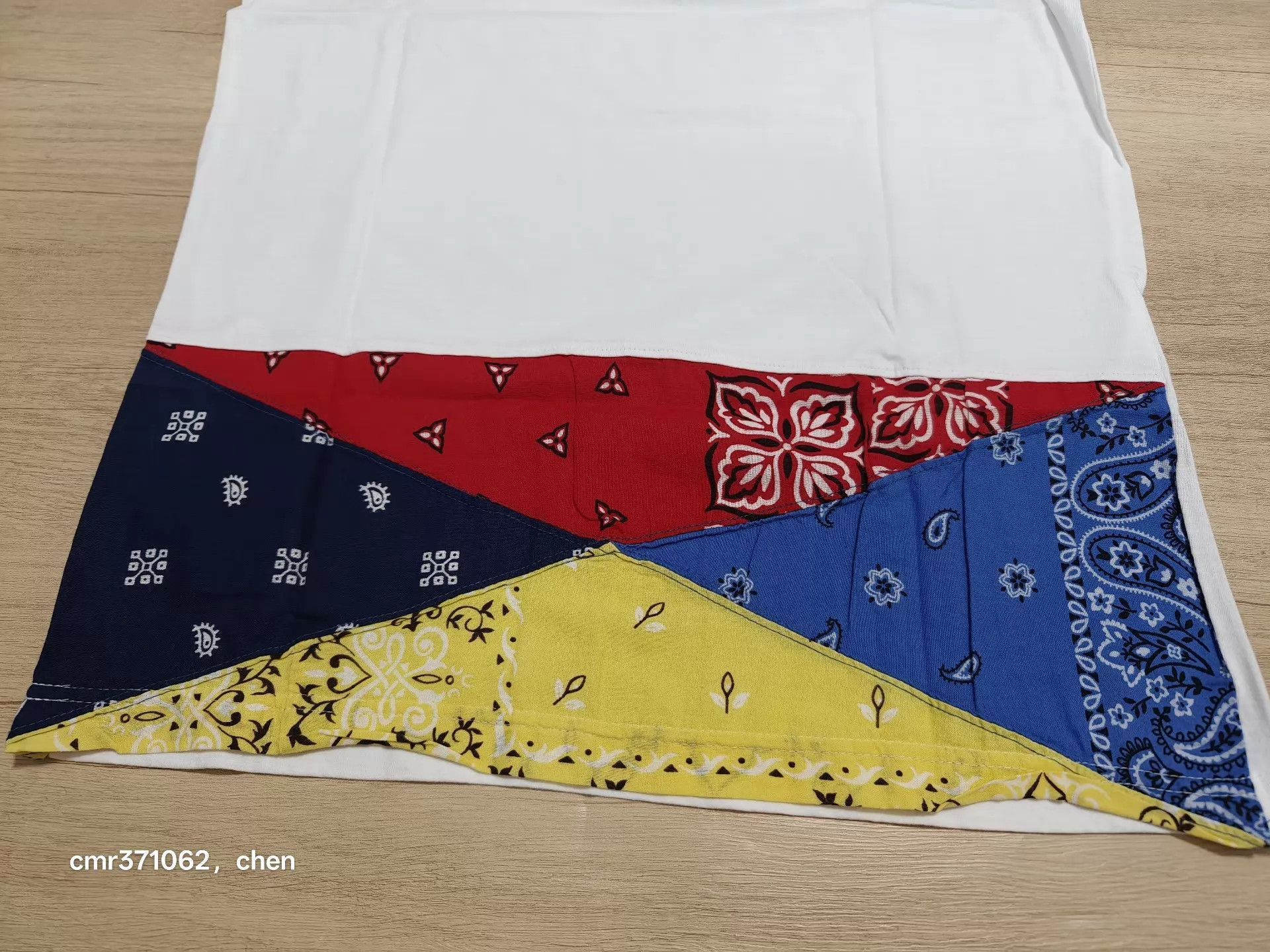 Visvim White Short-Sleeve Shirt with Colorful Bandana Print Hem Size US M / EU 48-50 / 2 - 3 Thumbnail