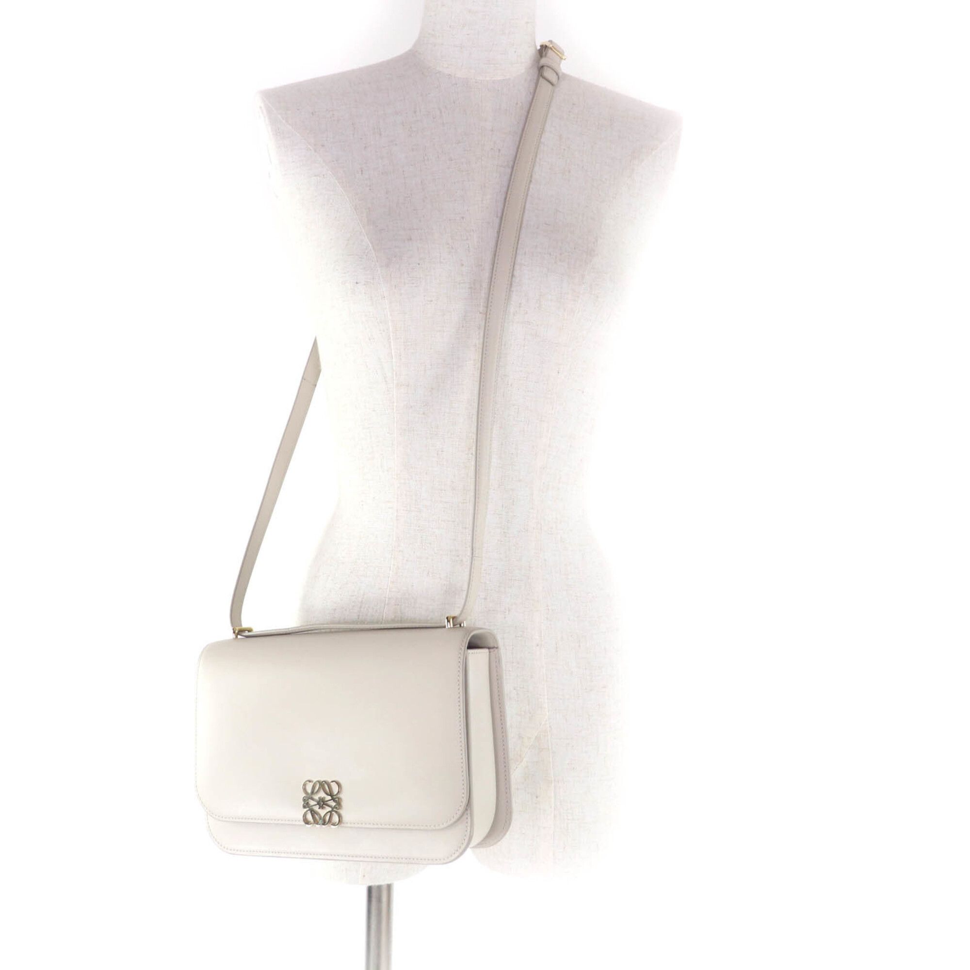 Loewe LOEWE Goya Medium Light Ghost Anagram Leather Shoulder Bag with Gold Hardware, Dust Included, Made in Spain, Women's Size ONE SIZE - 6 Thumbnail