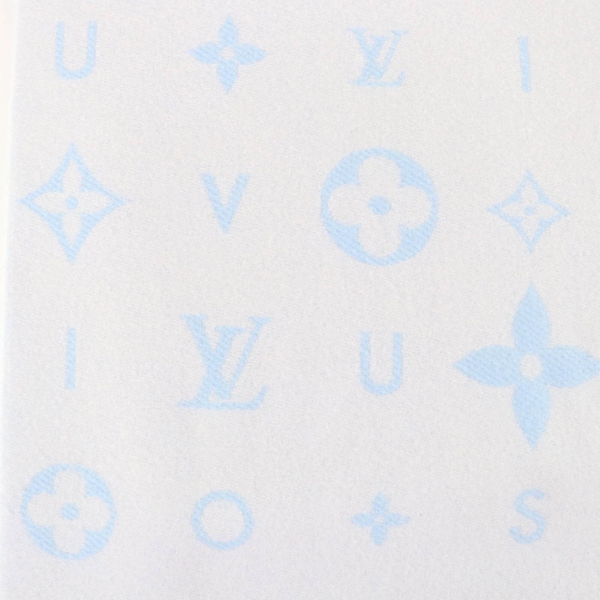 Louis Vuitton LOUIS VUITTON (Louis Vuitton) 2025 model M97661 Reykjavik 2.0 scarf, 100% cashmere, Blue Ciel, current model, Cloud made in Italy, authentic, women's. Size ONE SIZE - 4 Thumbnail