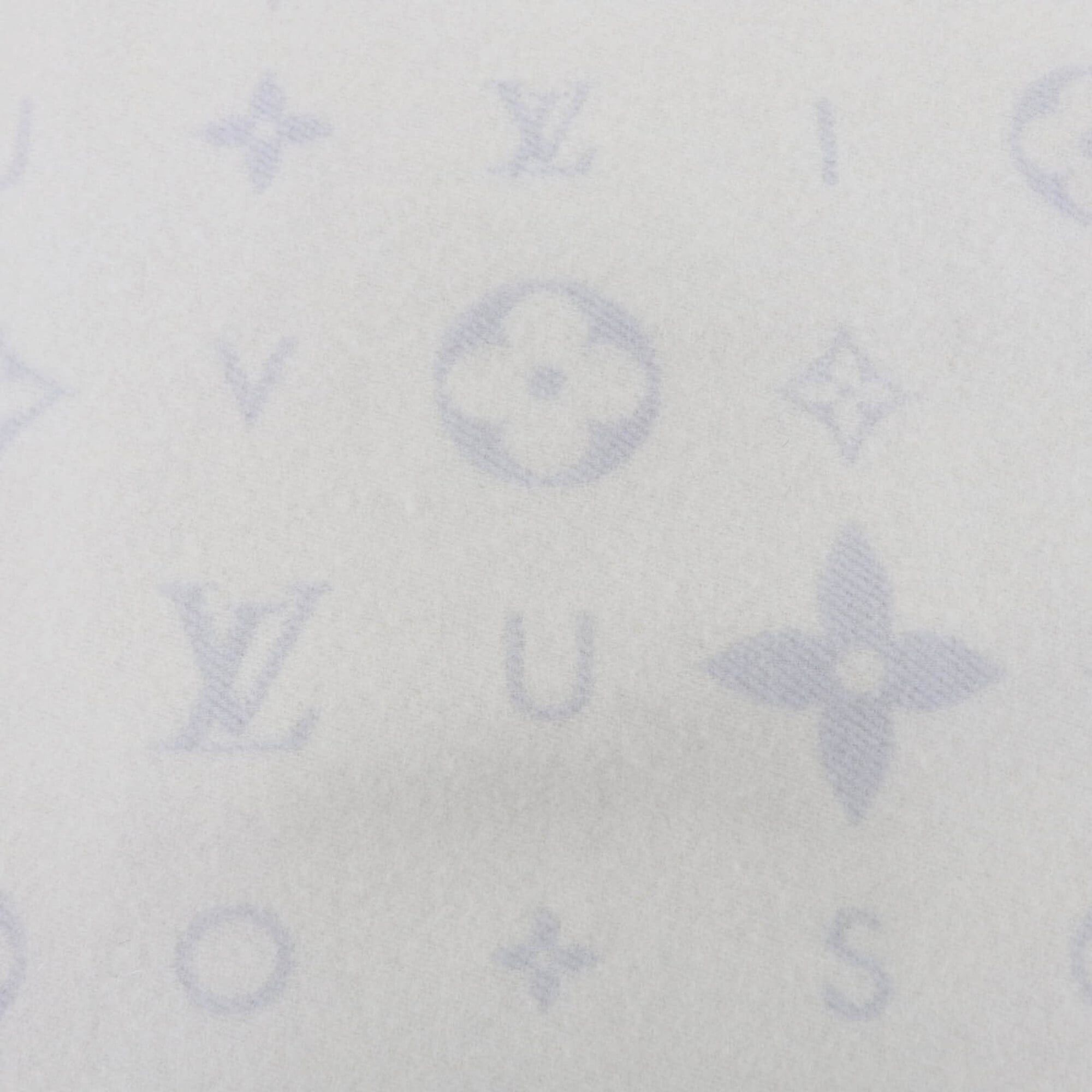 Louis Vuitton LOUIS VUITTON (Louis Vuitton) 2025 Model M97659 Reykjavik Cloud Scarf, 100% Cashmere, Gris Clair, Current Model, Authentic, with Box, Made in Italy, Women's. Size ONE SIZE - 5 Thumbnail