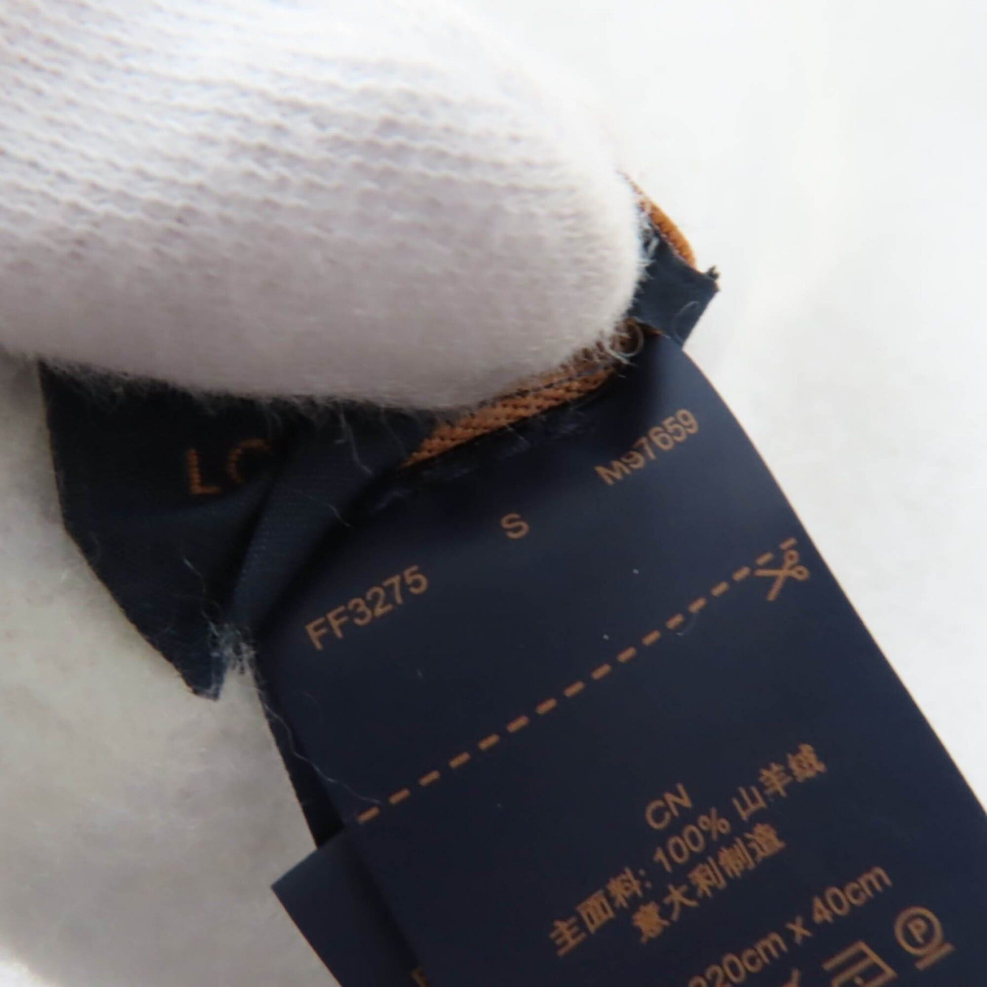 Louis Vuitton LOUIS VUITTON (Louis Vuitton) 2025 Model M97659 Reykjavik Cloud Scarf, 100% Cashmere, Gris Clair, Current Model, Authentic, with Box, Made in Italy, Women's. Size ONE SIZE - 7 Thumbnail