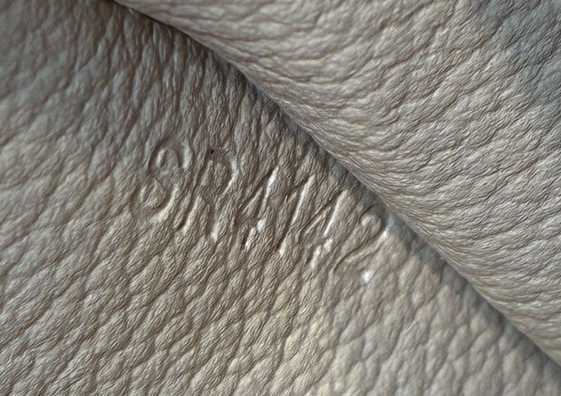 Louis Vuitton Cosmetic Pouch Size ONE SIZE - 9 Thumbnail