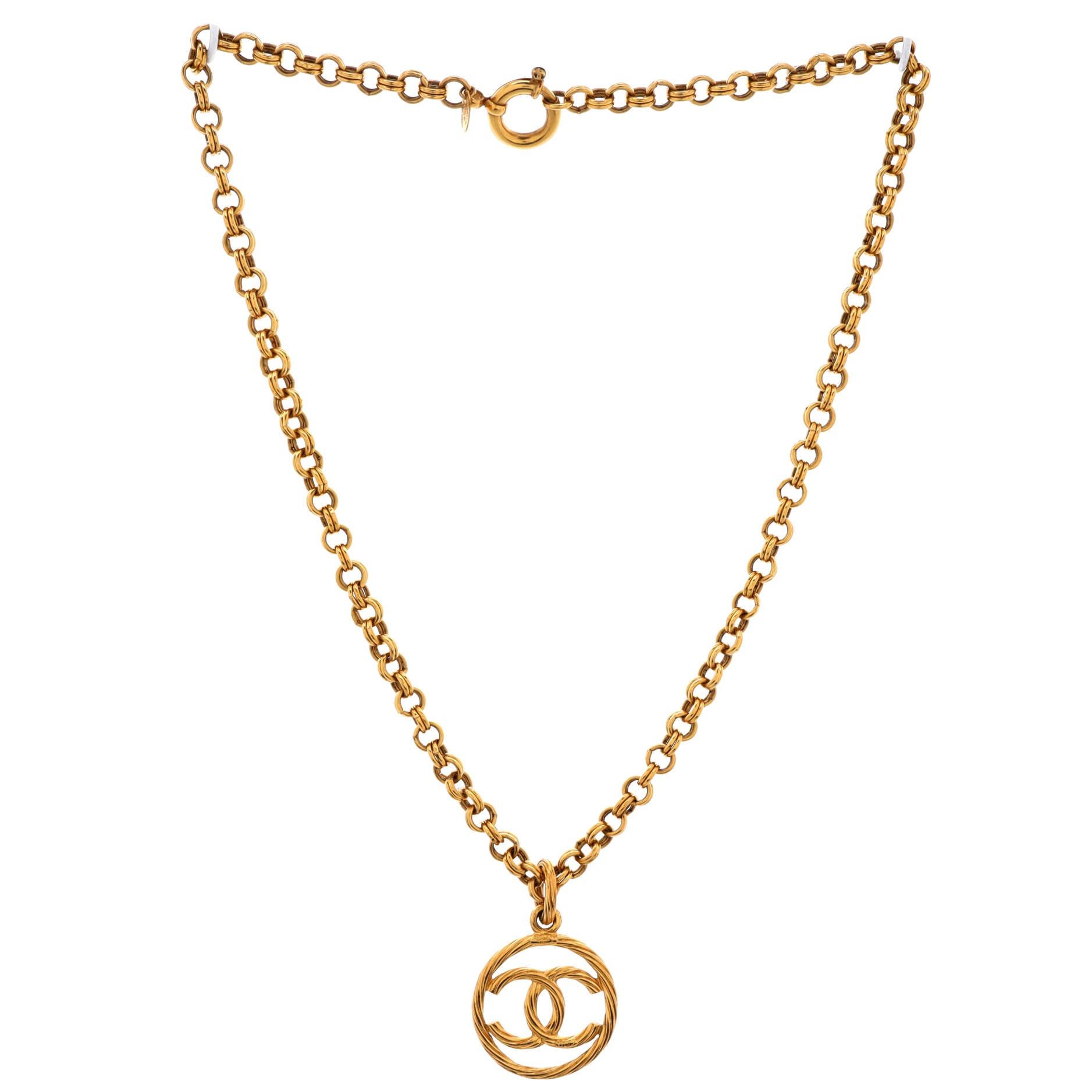 Chanel Vintage CC Round Pendant Long Necklace Size ONE SIZE - 2 Thumbnail