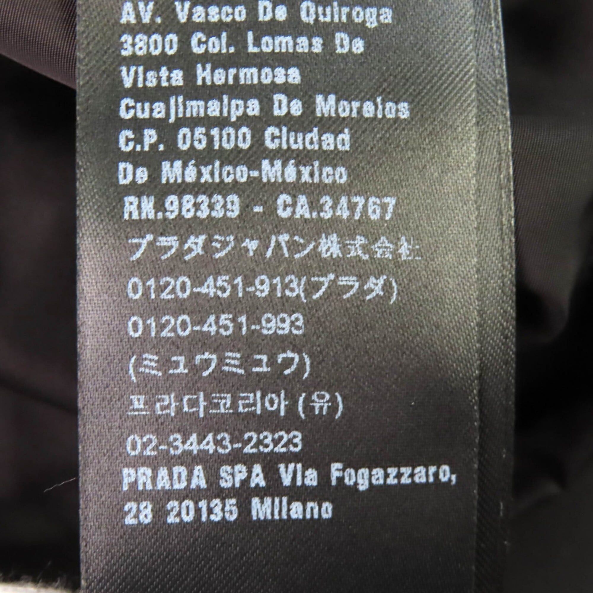 Prada PRADA 2FS028 Triangle Logo Hooded All-Over Print RE-NYLON Down Scarf, Red, Black, White, 220 x 1800mm, Authentic, Women's. Size ONE SIZE - 12 Thumbnail