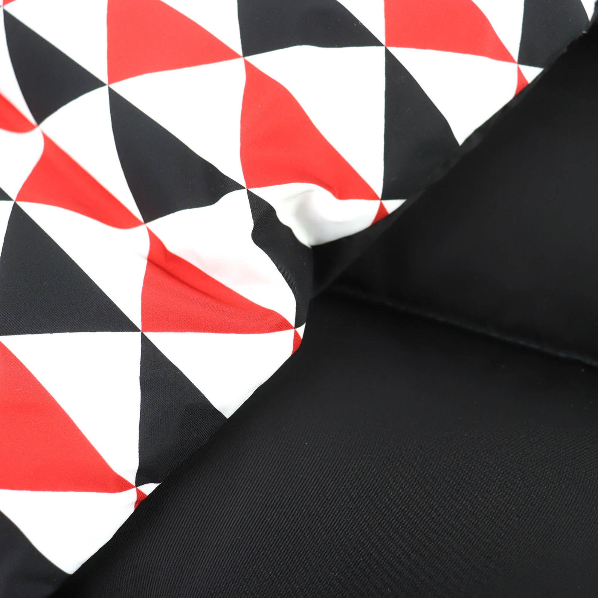 Prada PRADA 2FS028 Triangle Logo Hooded All-Over Print RE-NYLON Down Scarf, Red, Black, White, 220 x 1800mm, Authentic, Women's. Size ONE SIZE - 6 Thumbnail