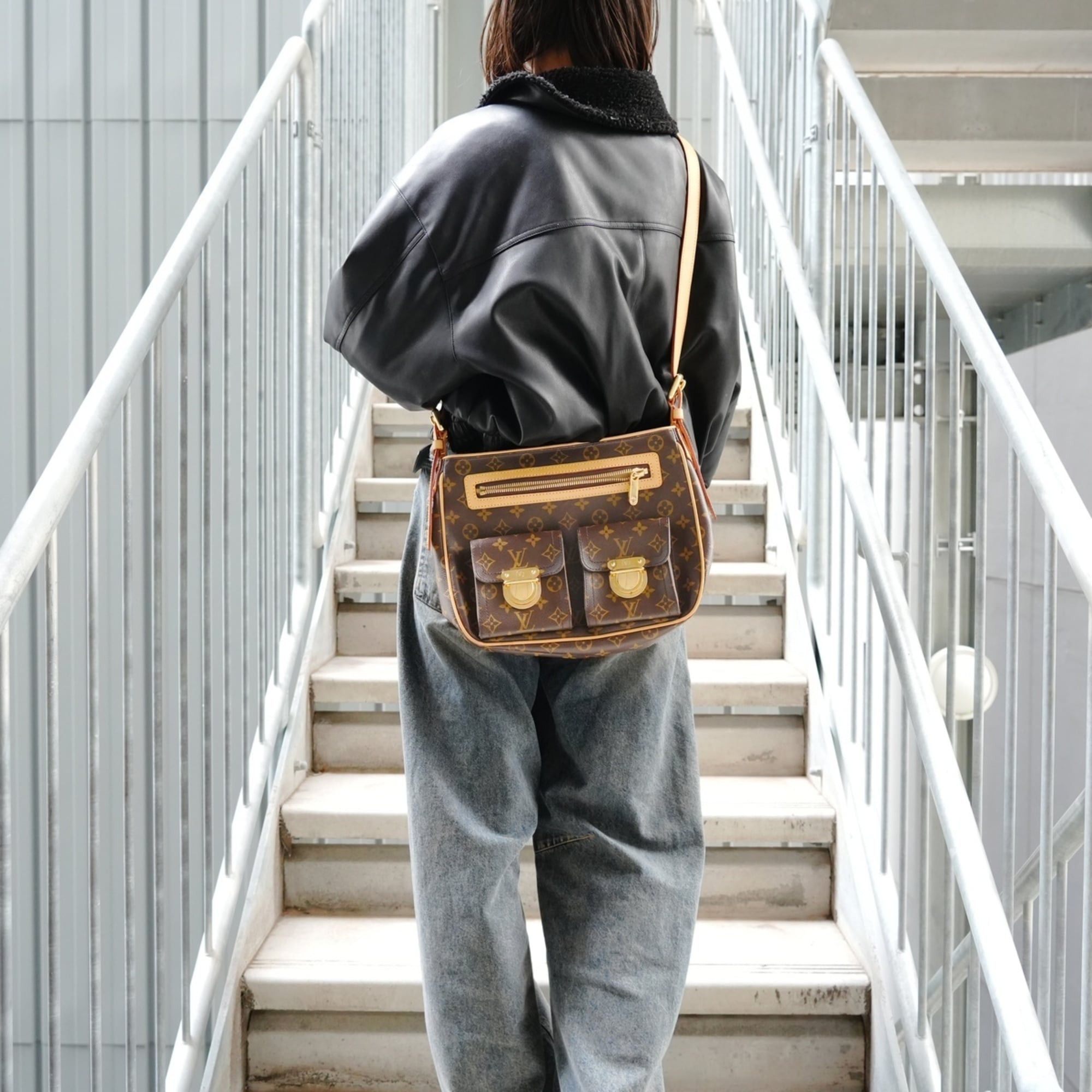Louis Vuitton Louis Vuitton Hudson GM Monogram Shoulder Bag, Brown, 2006 model. Size ONE SIZE - 12 Thumbnail