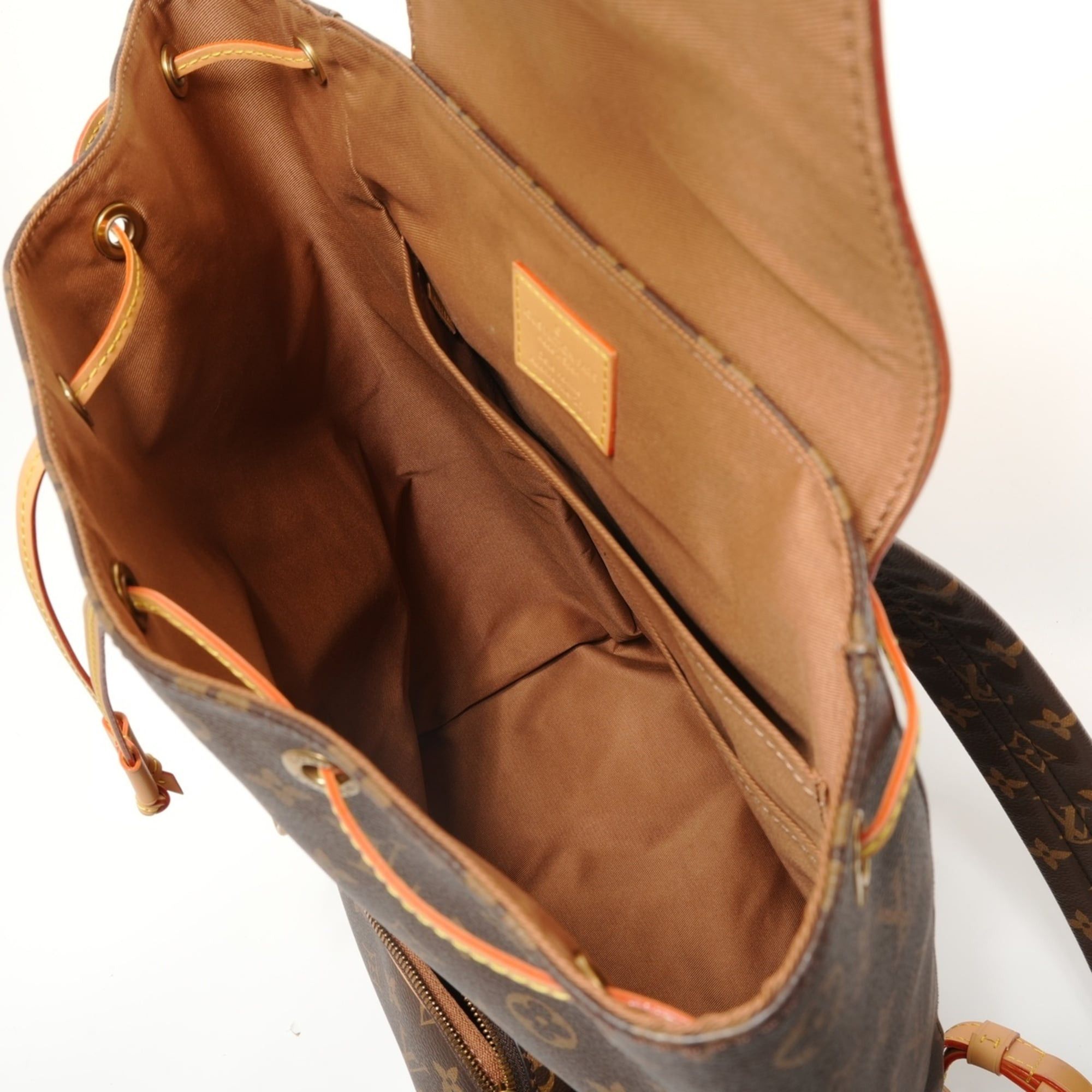 Louis Vuitton Louis Vuitton Monogram Trio Backpack, 2019 model, Brown. Size ONE SIZE - 12 Thumbnail