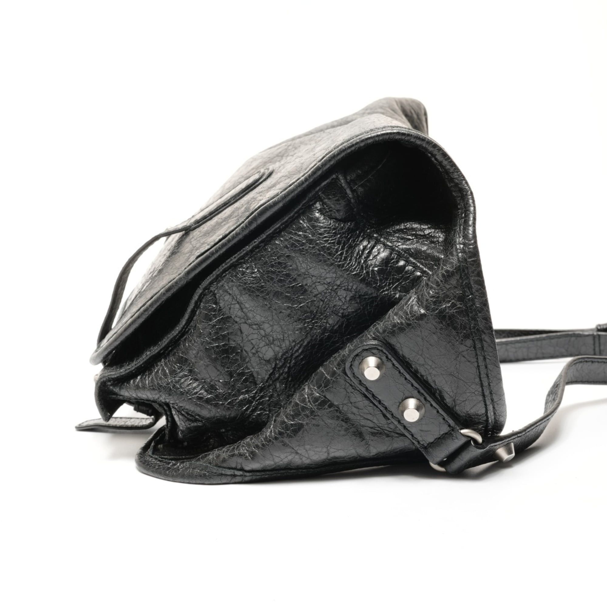 Balenciaga Balenciaga body bag, wrinkled finish, shoulder black. Size ONE SIZE - 4 Thumbnail