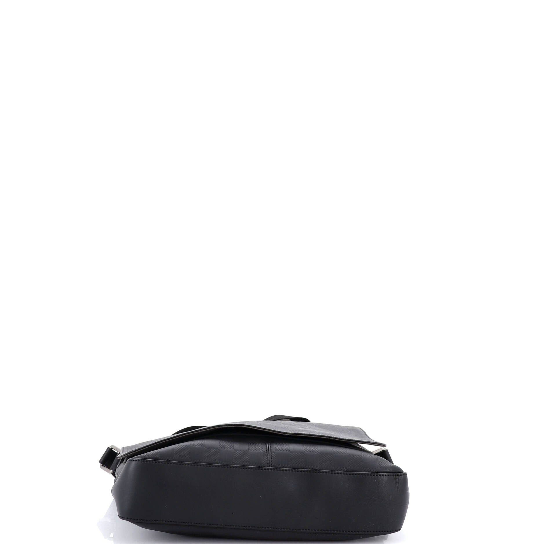 Louis Vuitton District Messenger Bag Size ONE SIZE - 4 Thumbnail