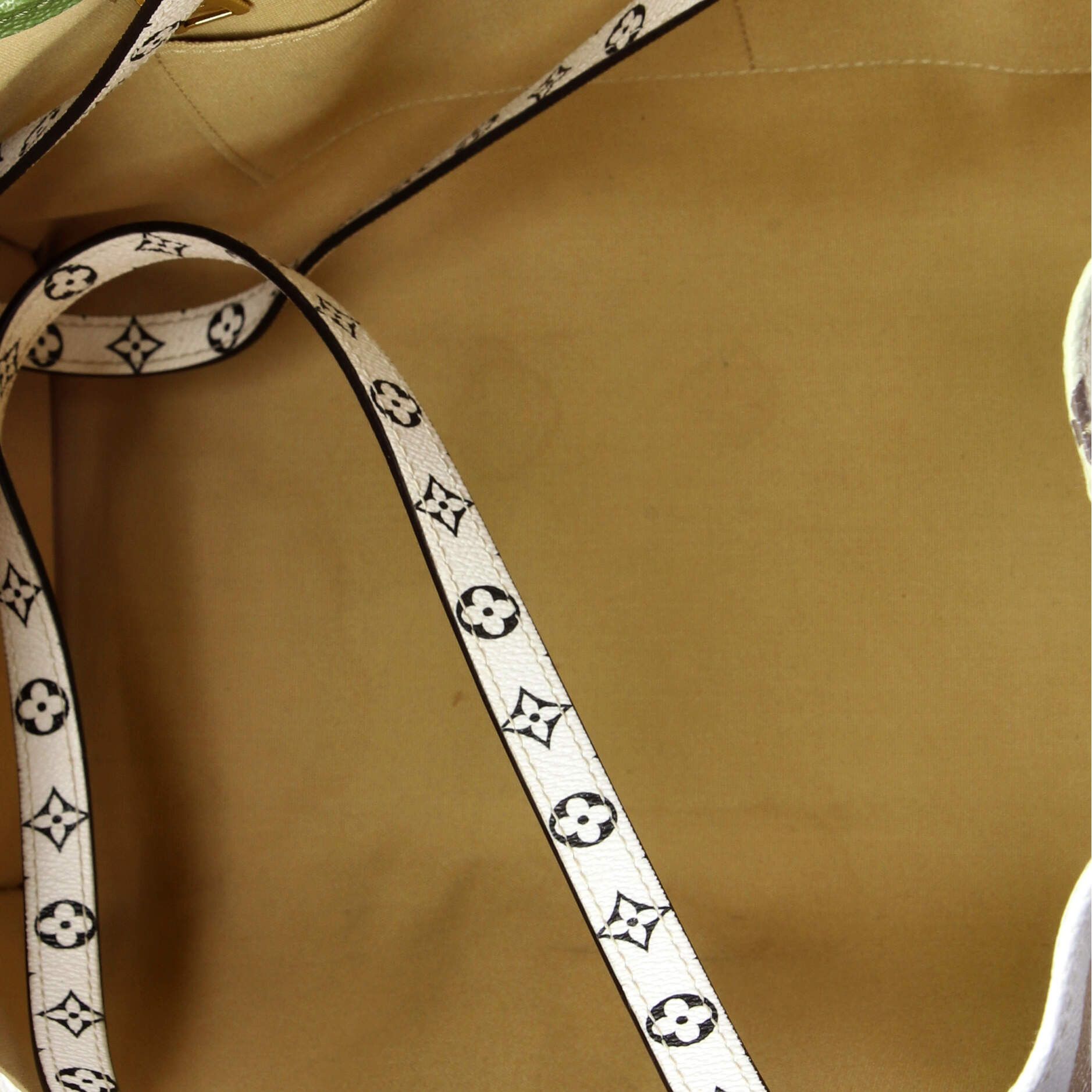 Louis Vuitton OnTheGo Tote Size ONE SIZE - 5 Thumbnail