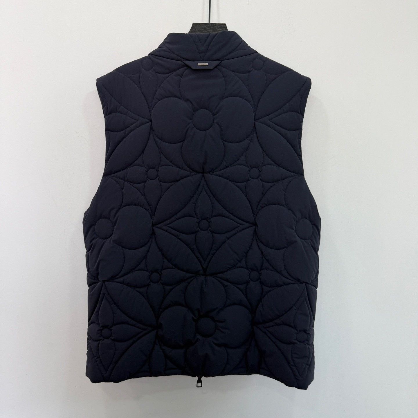 Louis Vuitton Louis Vuitton Embroidered Printed Blue Tank Top l Men Size US L / EU 52-54 / 3 - 2 Thumbnail