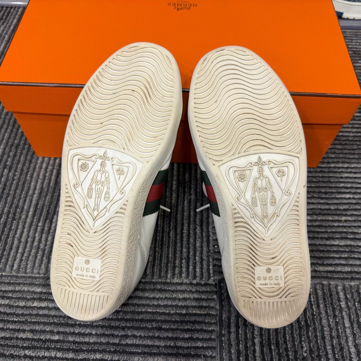 Gucci Gucci Retro White Lowtop Sneakers us_6 Women Size US 6 / IT 36 - 6 Thumbnail
