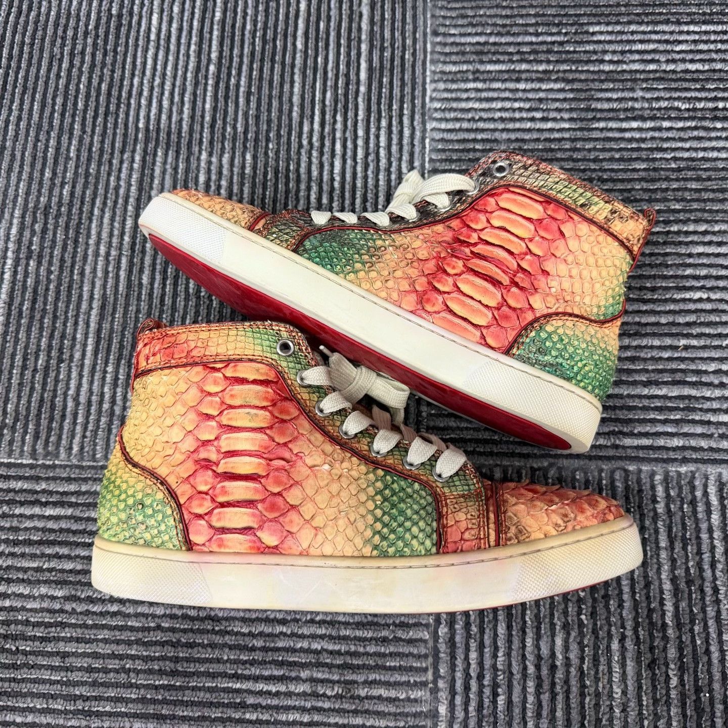 Christian Louboutin Christian Louboutin Hitop Sneakers 7.5 Men Size US 7.5 / EU 40-41 - 2 Thumbnail
