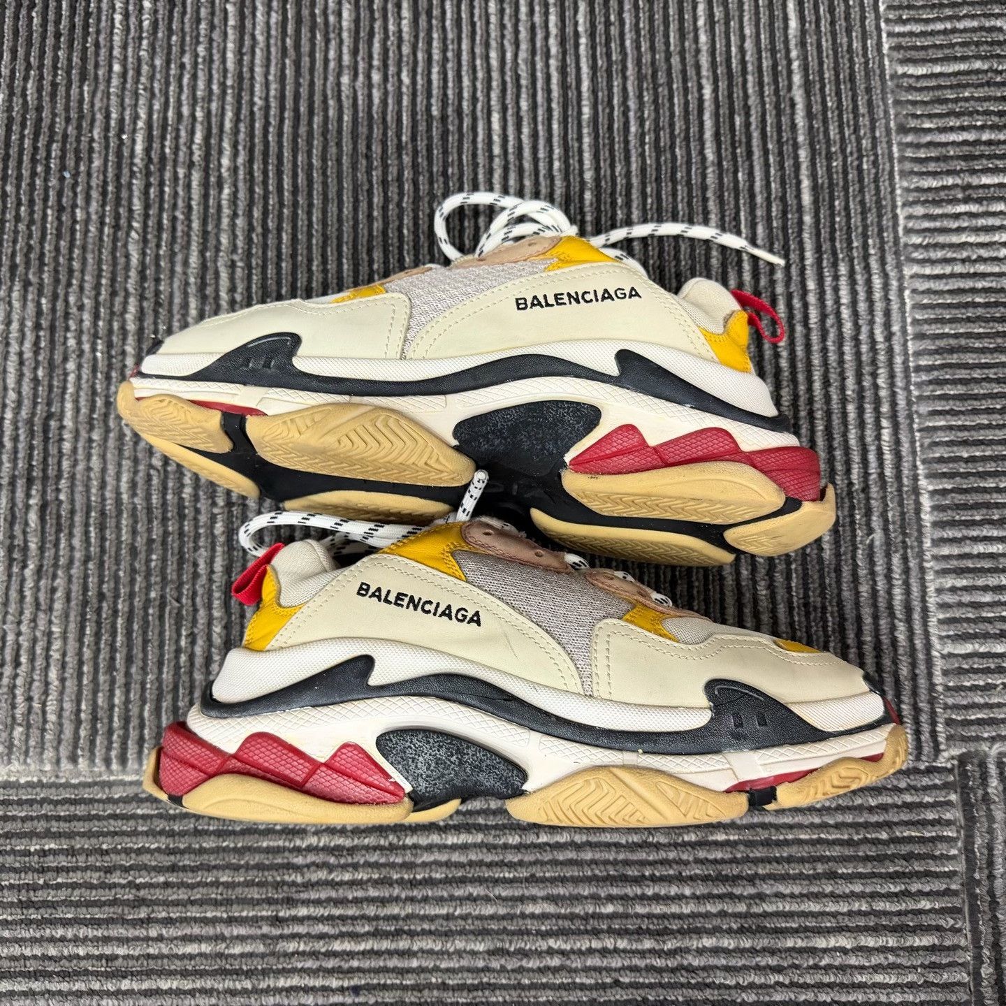 Balenciaga Balenciaga Lowtop Sneakers us_7-5 Women Size US 7.5 / IT 37.5 - 2 Thumbnail