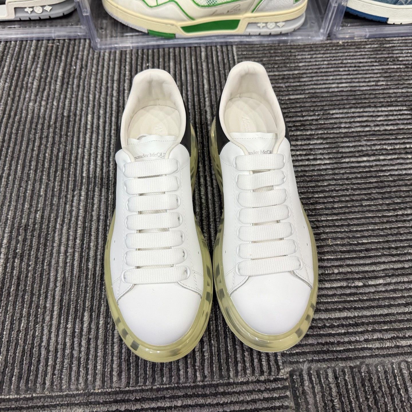 Alexander McQueen Alexander McQueen White Lowtop Sneakers us_6-5 Women Size US 6.5 / IT 36.5 - 4 Thumbnail
