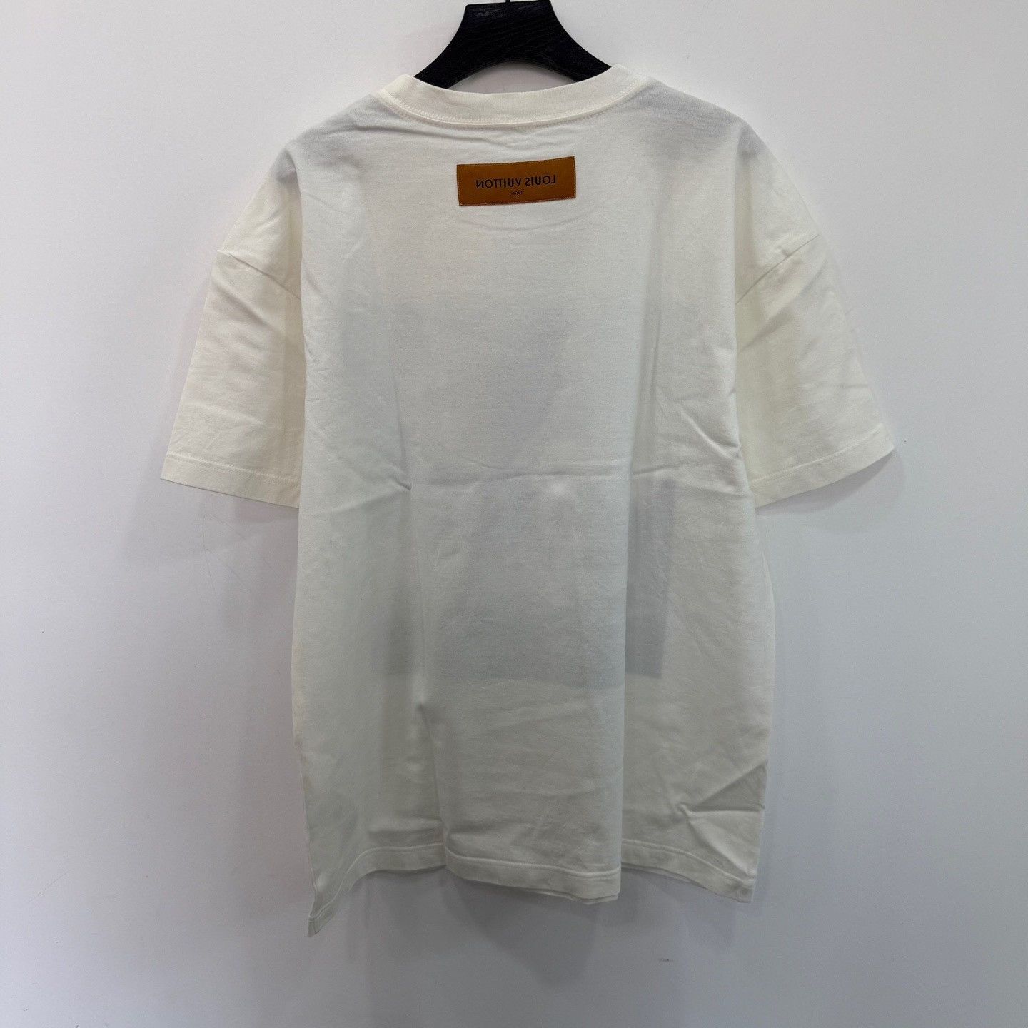 Louis Vuitton Louis Vuitton Printed Graphic White T-Shirt M Women Size M / US 6-8 / IT 42-44 - 2 Thumbnail