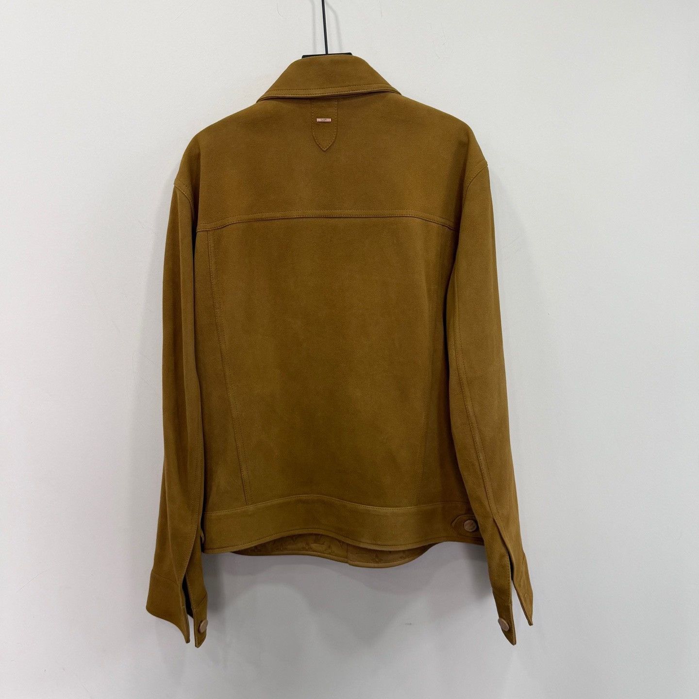 Louis Vuitton Louis Vuitton Suede Beige Light Jacket l Men Size US L / EU 52-54 / 3 - 2 Thumbnail