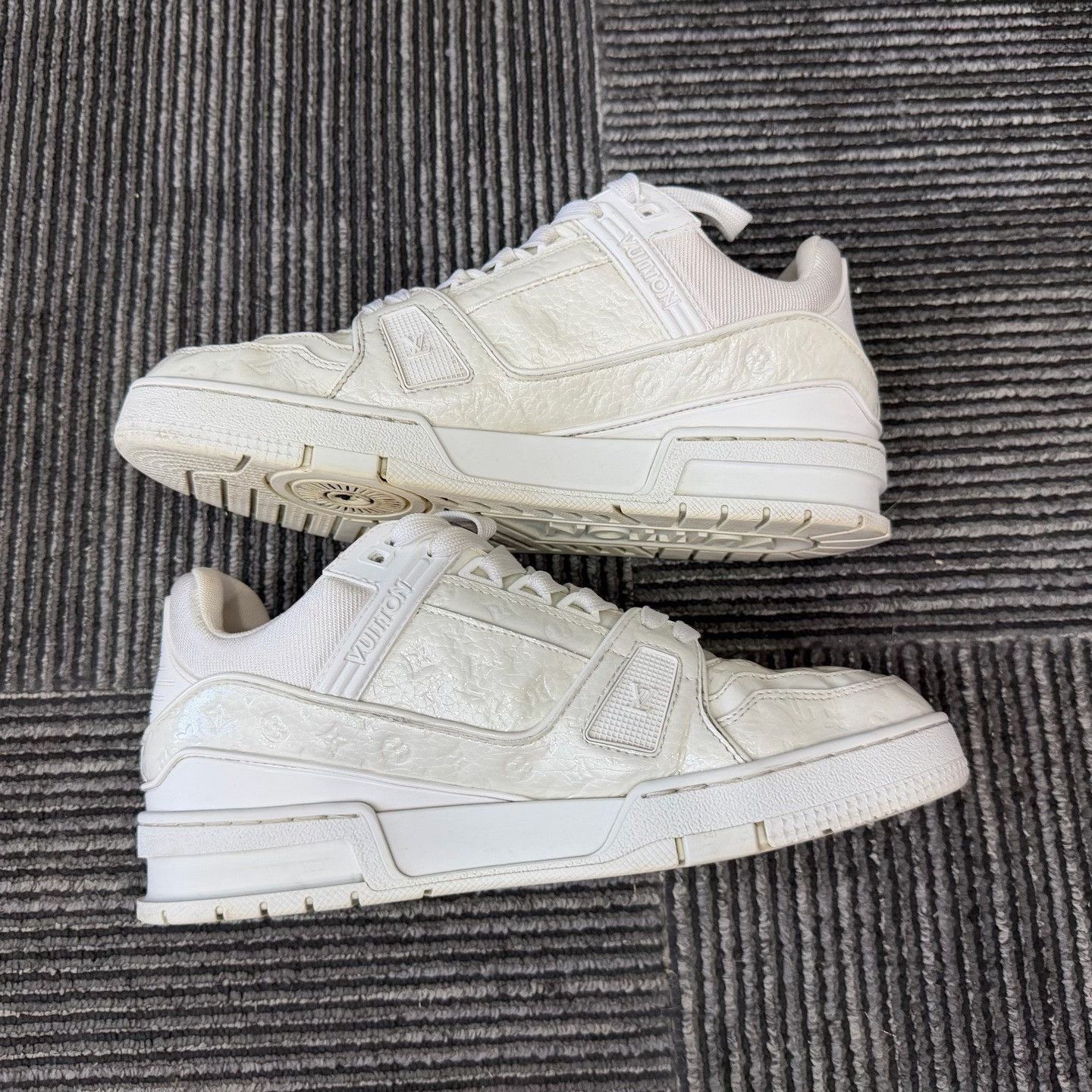 Louis Vuitton Louis Vuitton Training White Lowtop Sneakers 7.5 Men Size US 7.5 / EU 40-41 - 3 Thumbnail